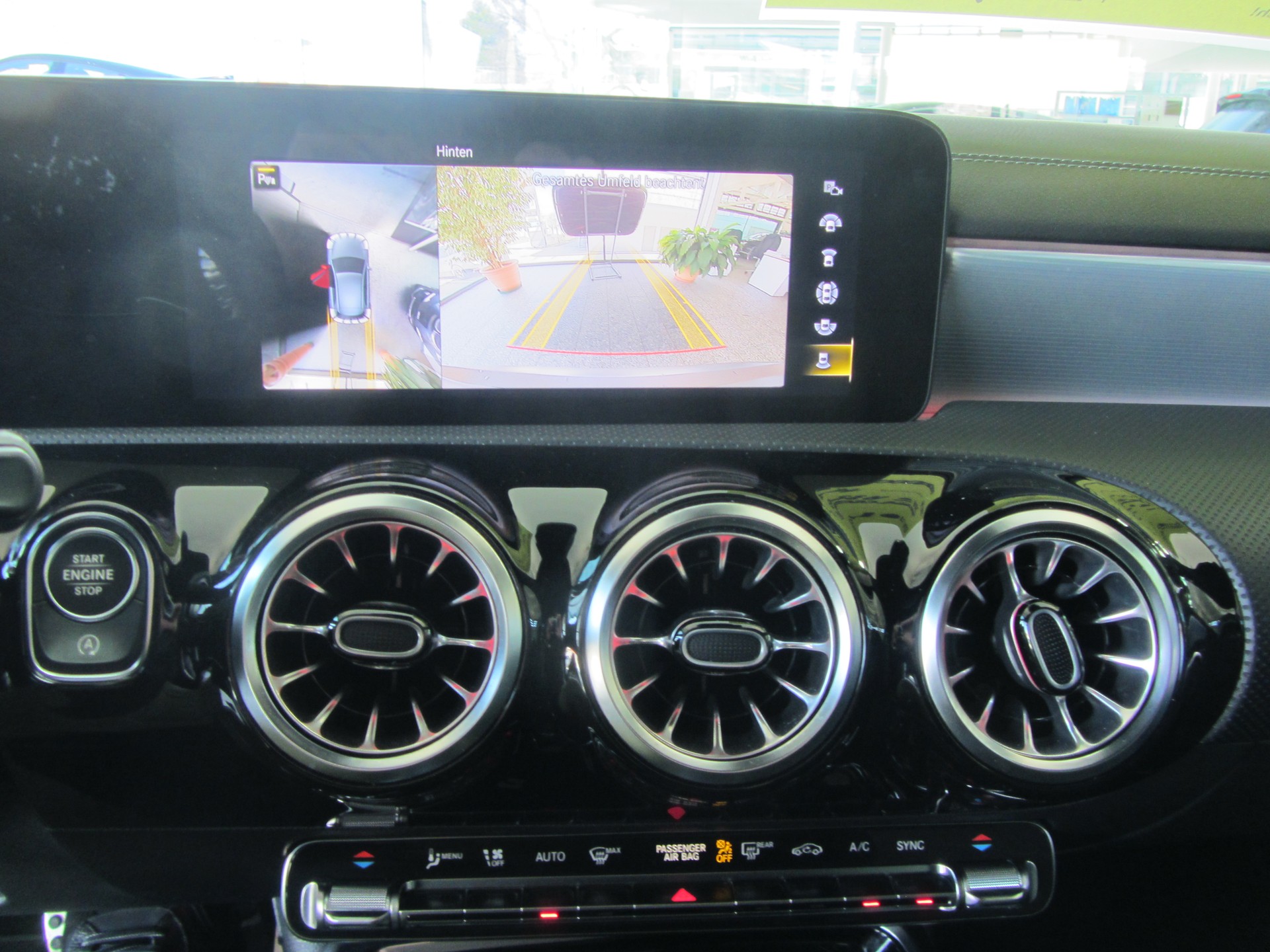 MERCEDES-BENZ A 35 AMG 4Matic Speedshift-image-7