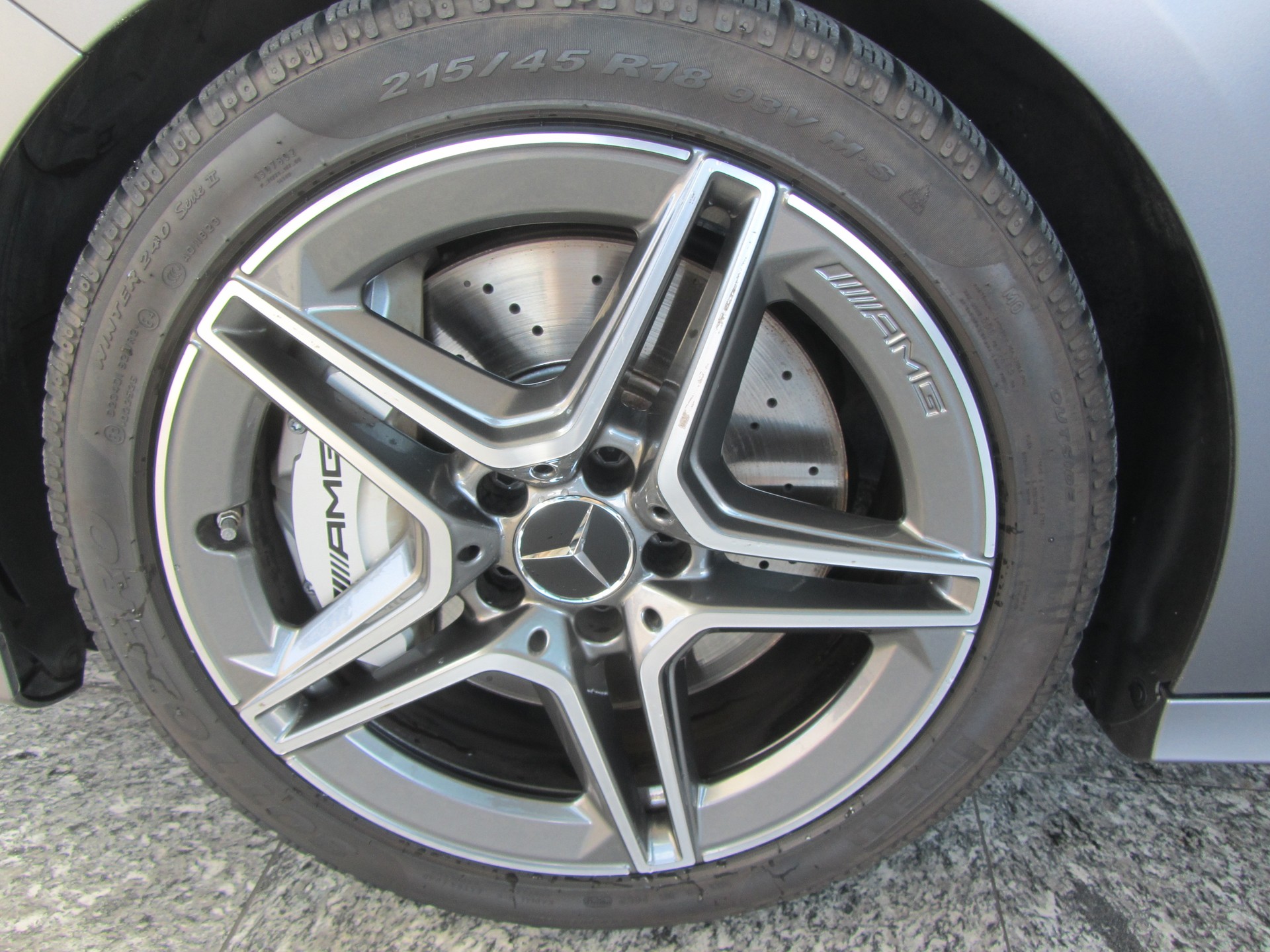 MERCEDES-BENZ A 35 AMG 4Matic Speedshift-image-8