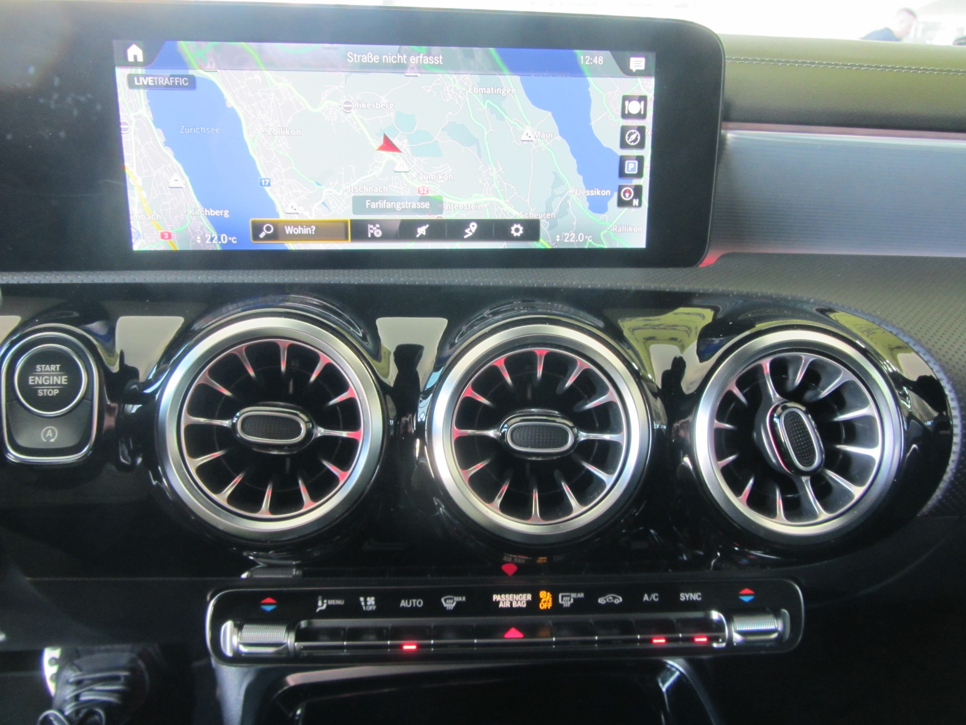 MERCEDES-BENZ A 35 AMG 4Matic Speedshift-image-6