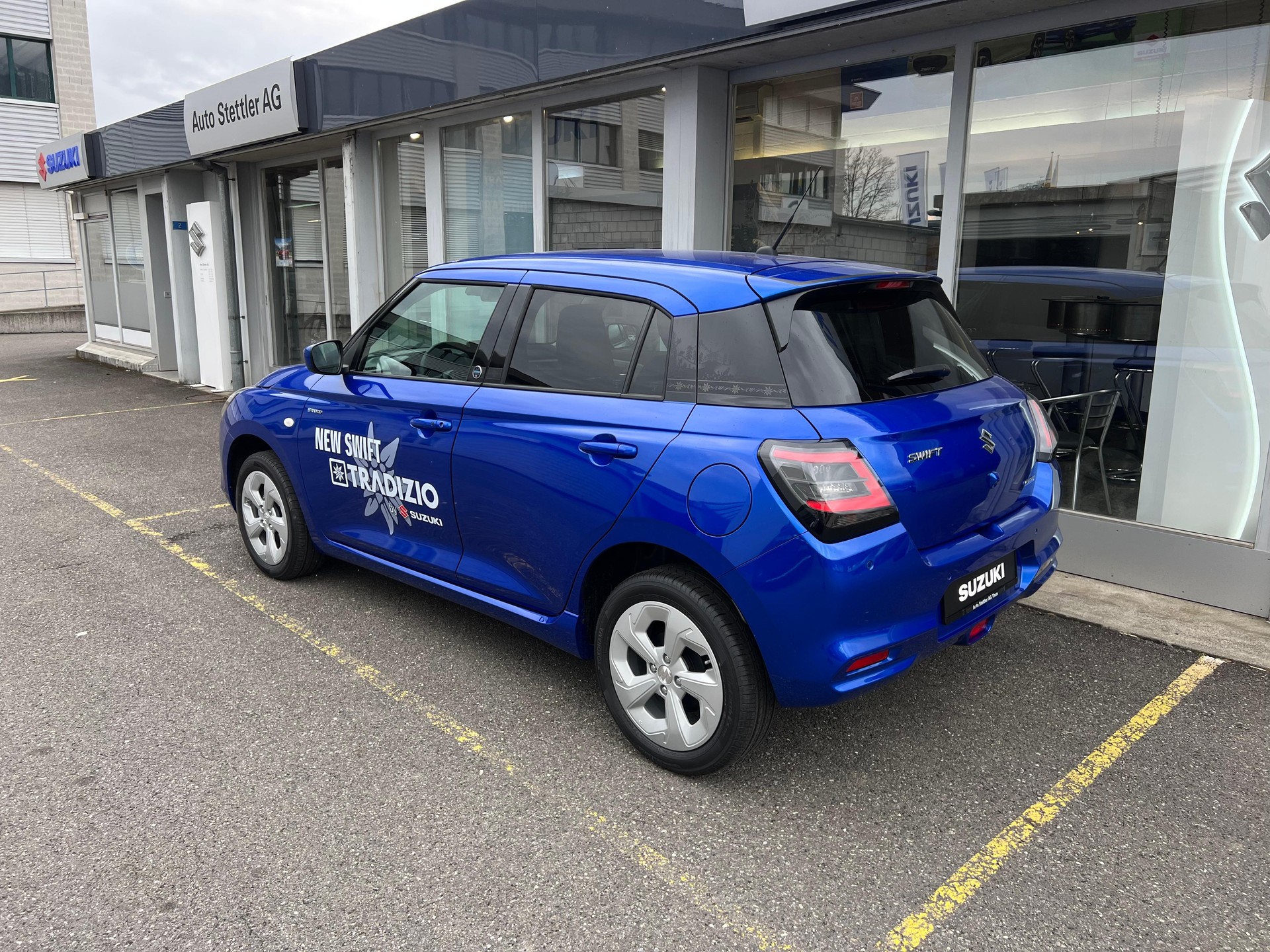 SUZUKI Swift 1.2 Tradizio Hybrid 4x4-showroom-element-2