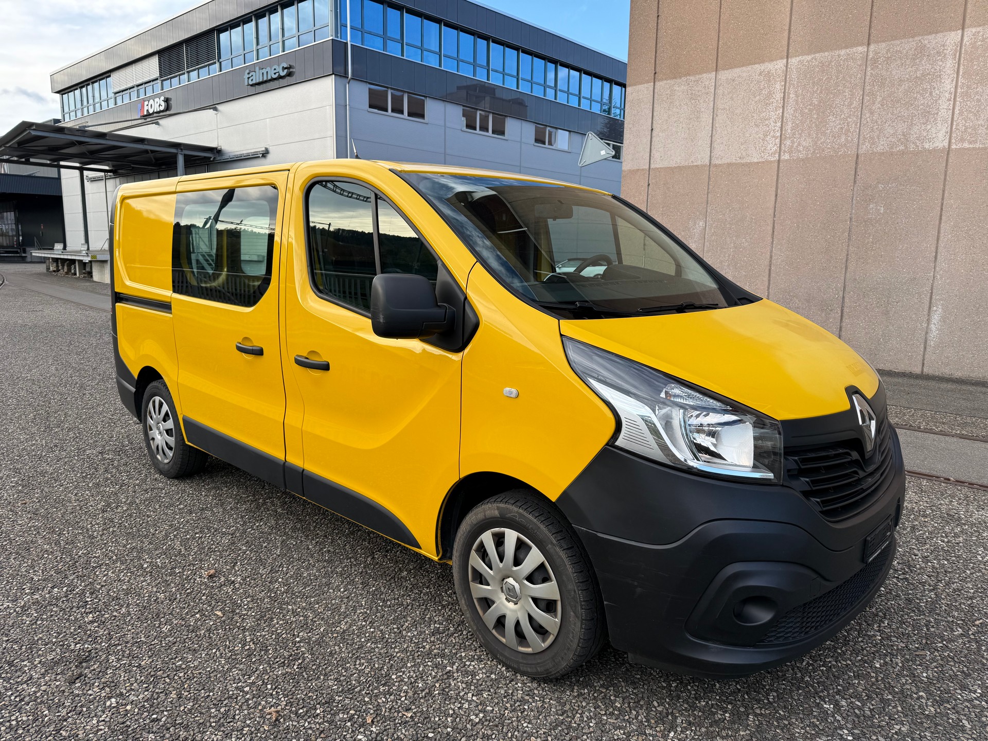 RENAULT Trafic 1.6 ENERGY TwinT. dCi125 2.9t Busin. L1H1-image-1