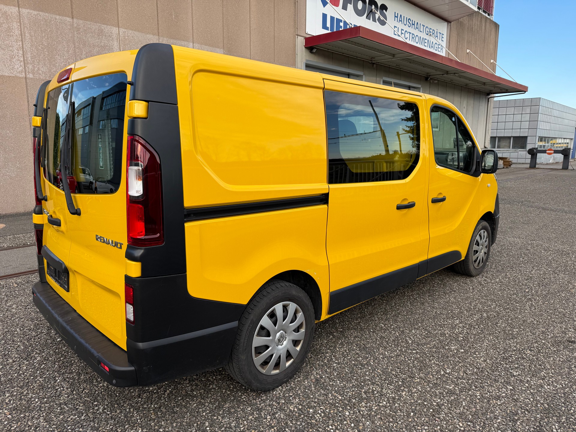 RENAULT Trafic 1.6 ENERGY TwinT. dCi125 2.9t Busin. L1H1-image-2