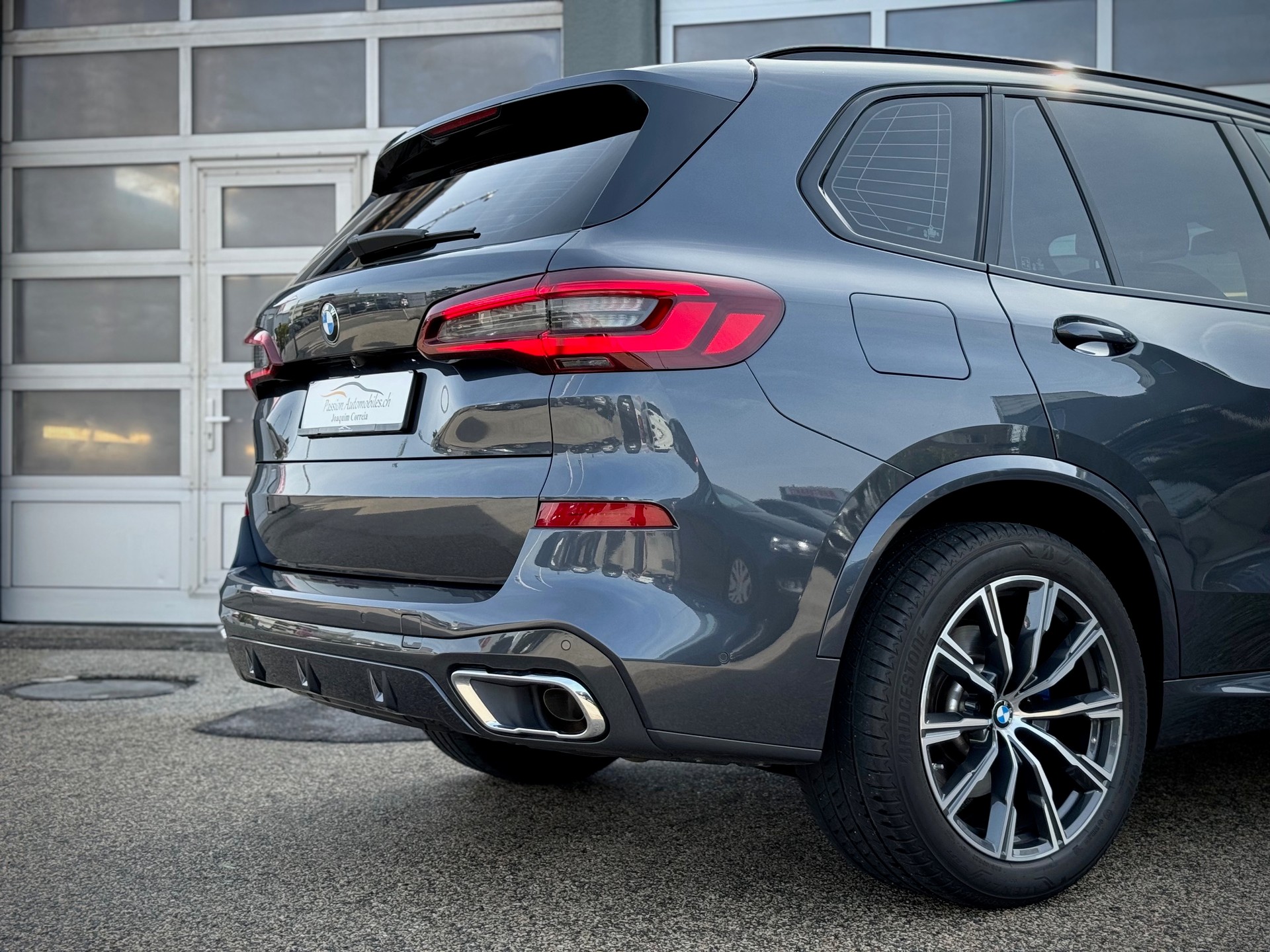 BMW X5 xDrive 48V 40i M Sport Steptronic - Véhicule Suisse (CH)-image-5