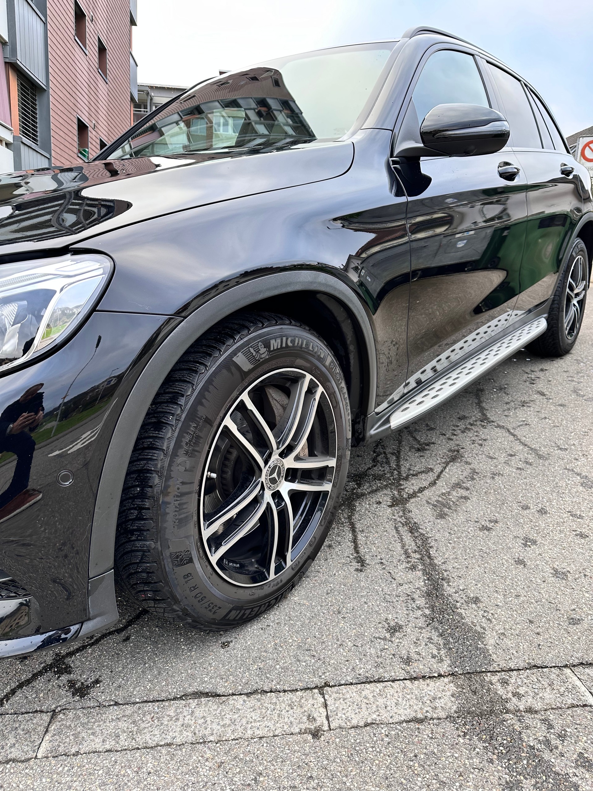 MERCEDES-BENZ GLC 250 AMG Line 4Matic 9G-Tronic-image-1