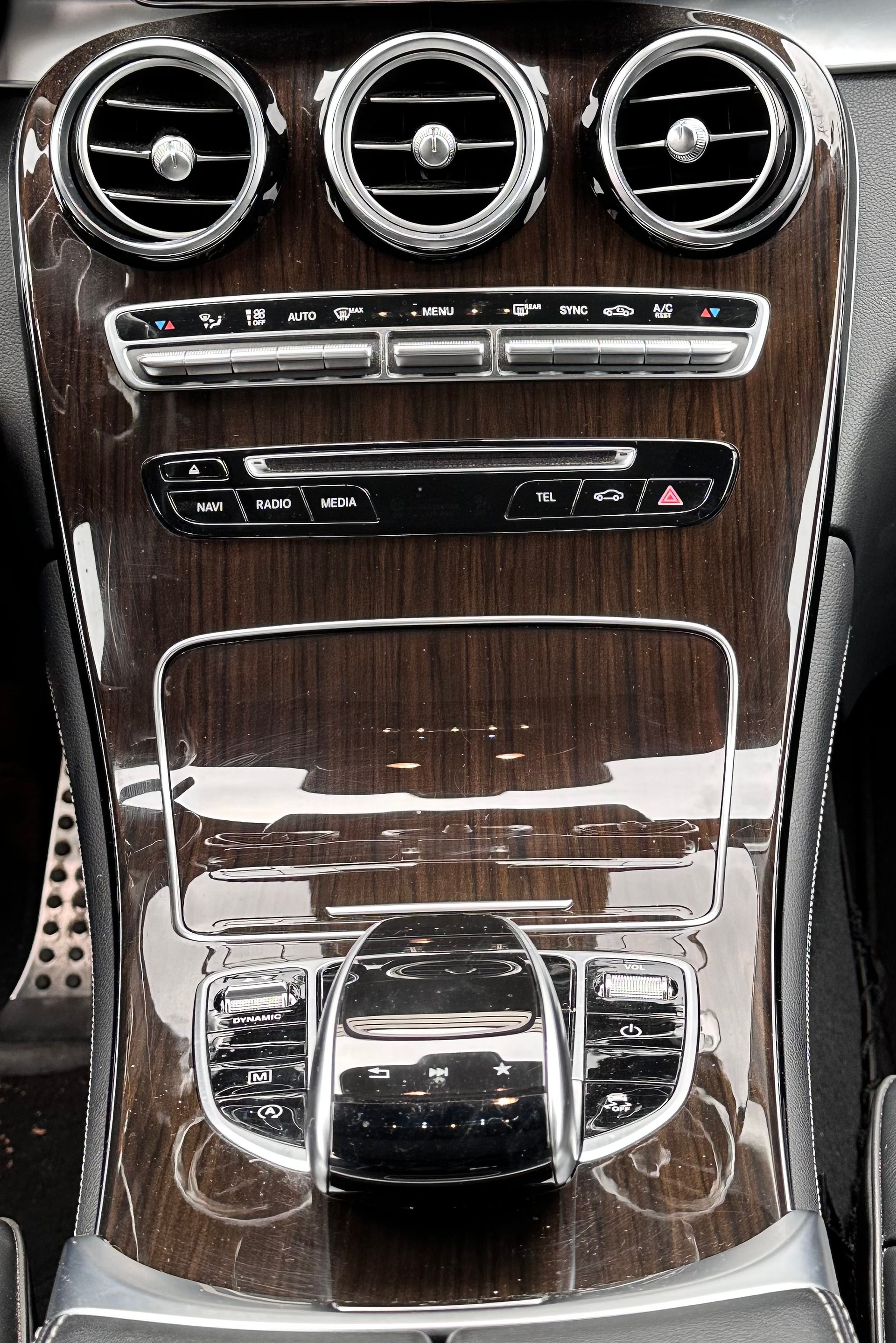 MERCEDES-BENZ GLC 250 AMG Line 4Matic 9G-Tronic-image-4