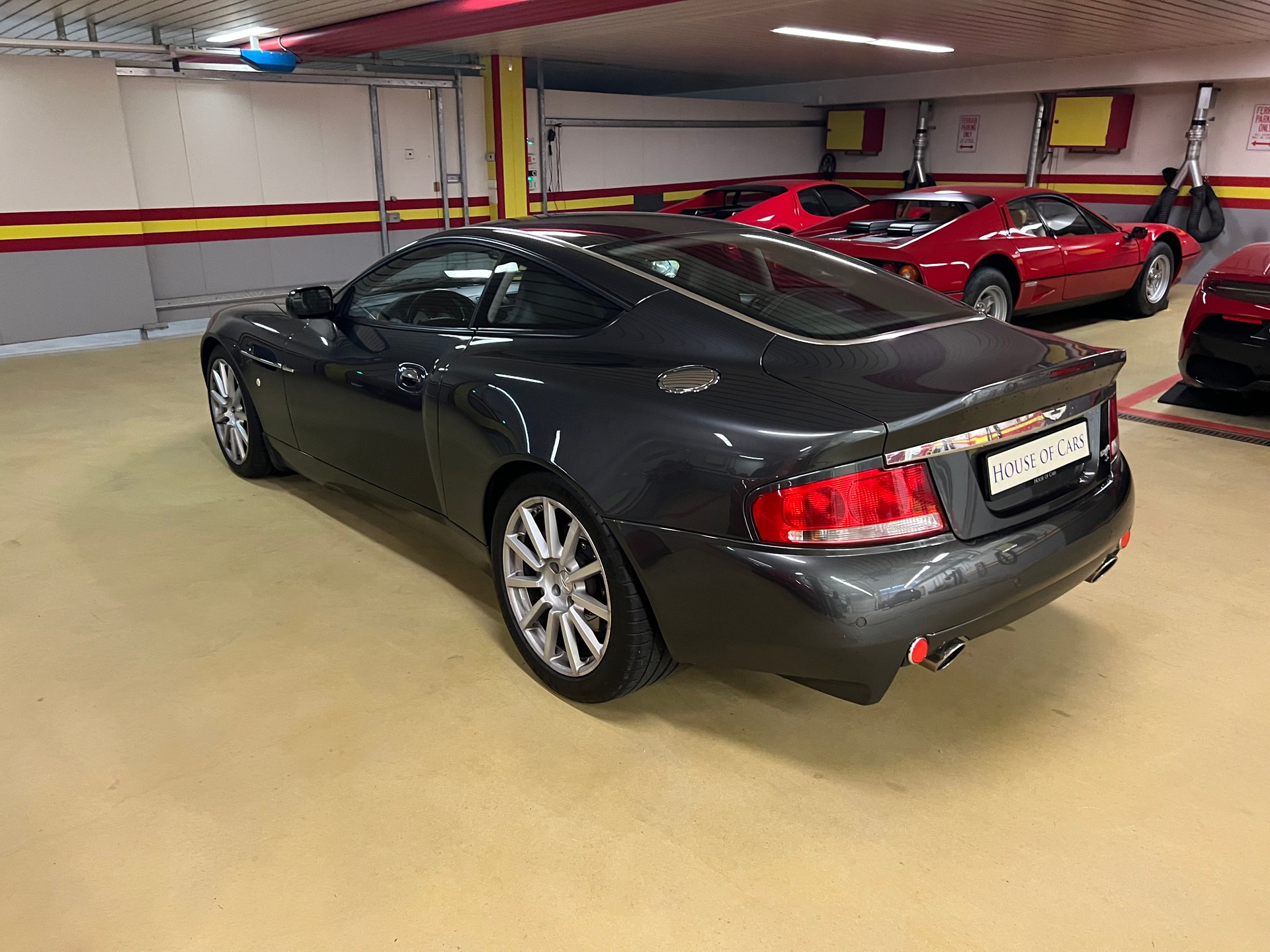 ASTON MARTIN Vanquish S V12, 2+2, Swiss Delivery-image-3
