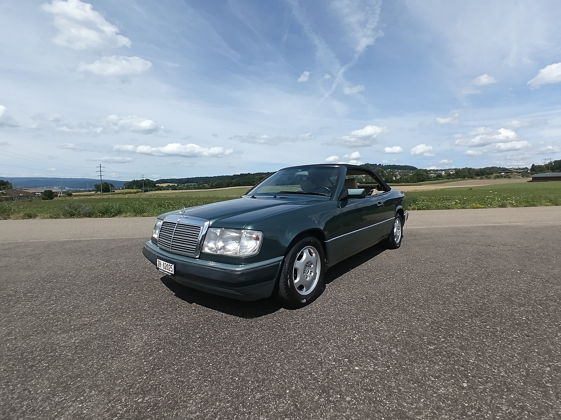 MERCEDES-BENZ 300 CE-24 Cabrio-image-2