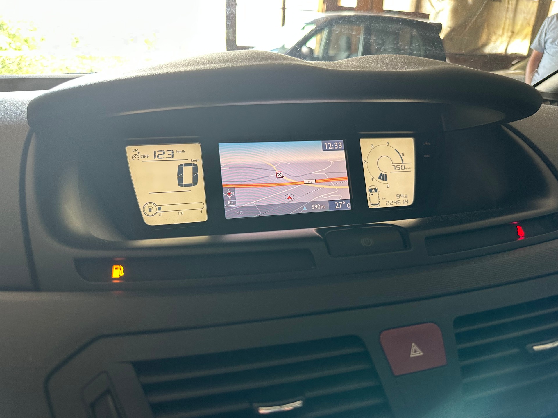 CITROEN Grand C4 Picasso 1.6 HDI 16V Attraction-image-9