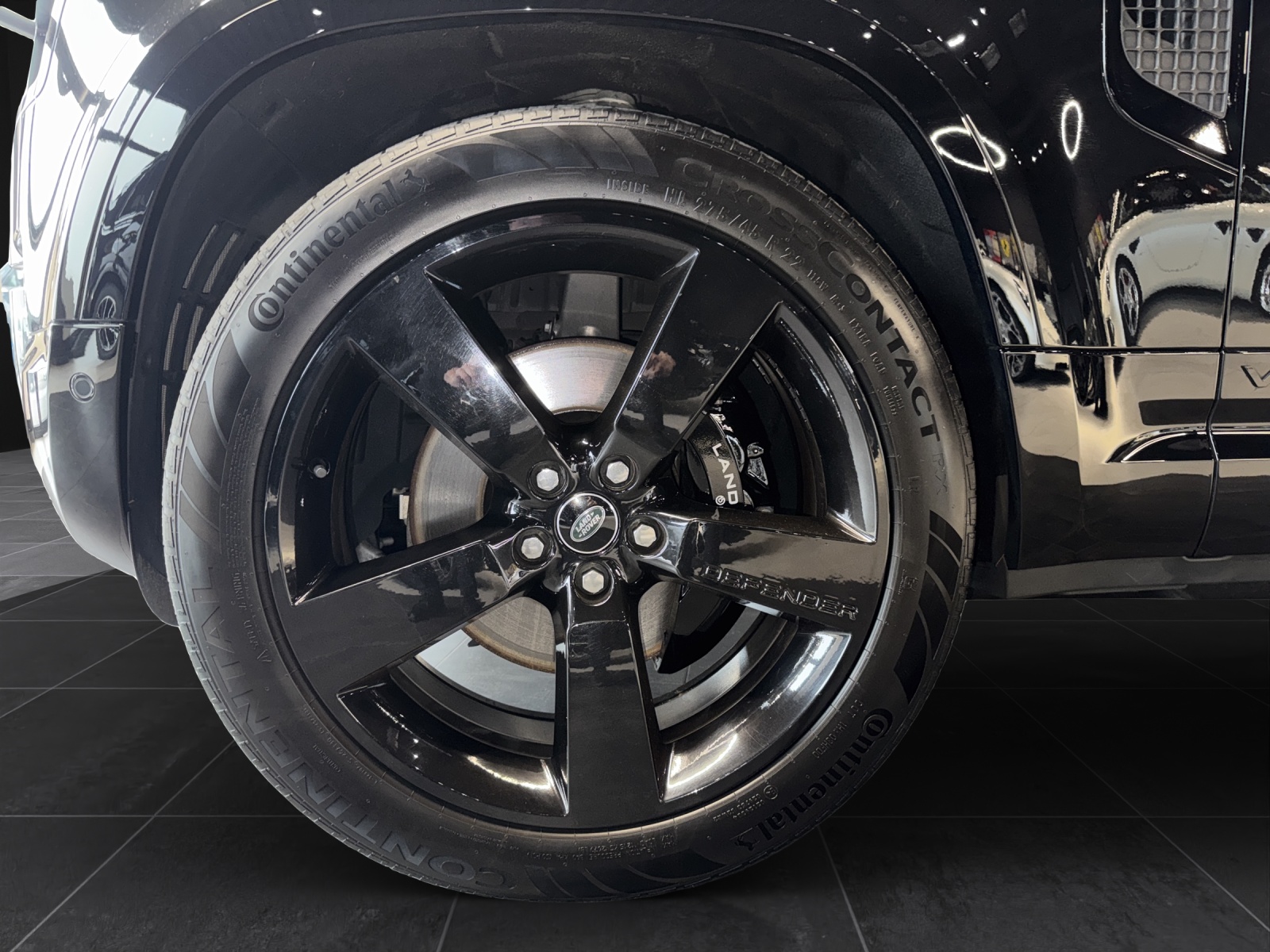 LAND ROVER Defender 110 525 V8 5.0 AT8-image-13