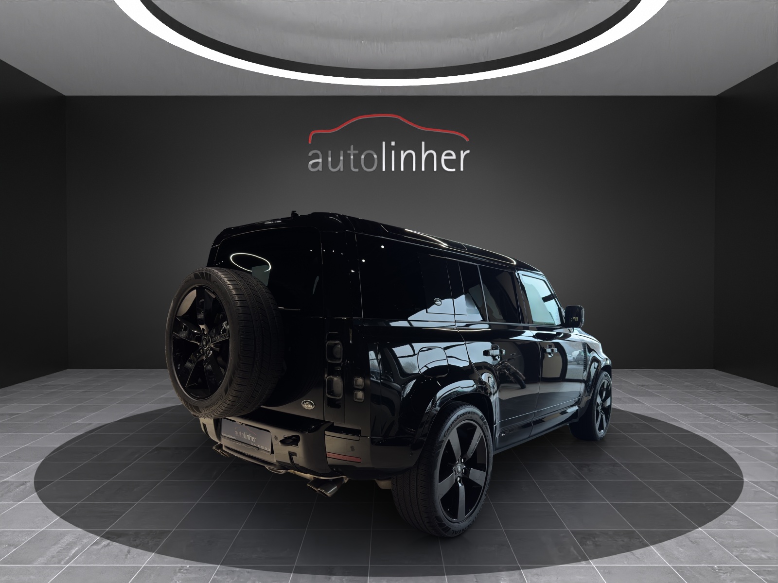 LAND ROVER Defender 110 525 V8 5.0 AT8-image-4