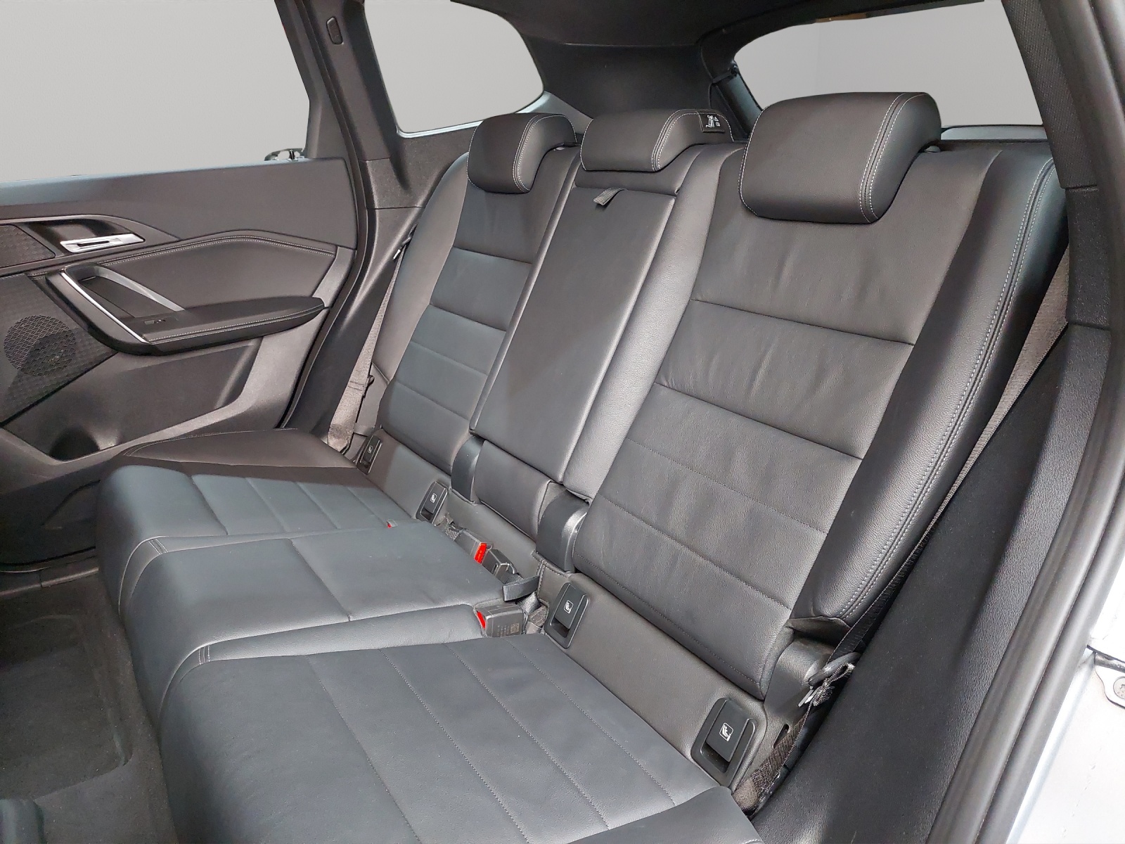 BMW iX1 xDrive 30-image-7