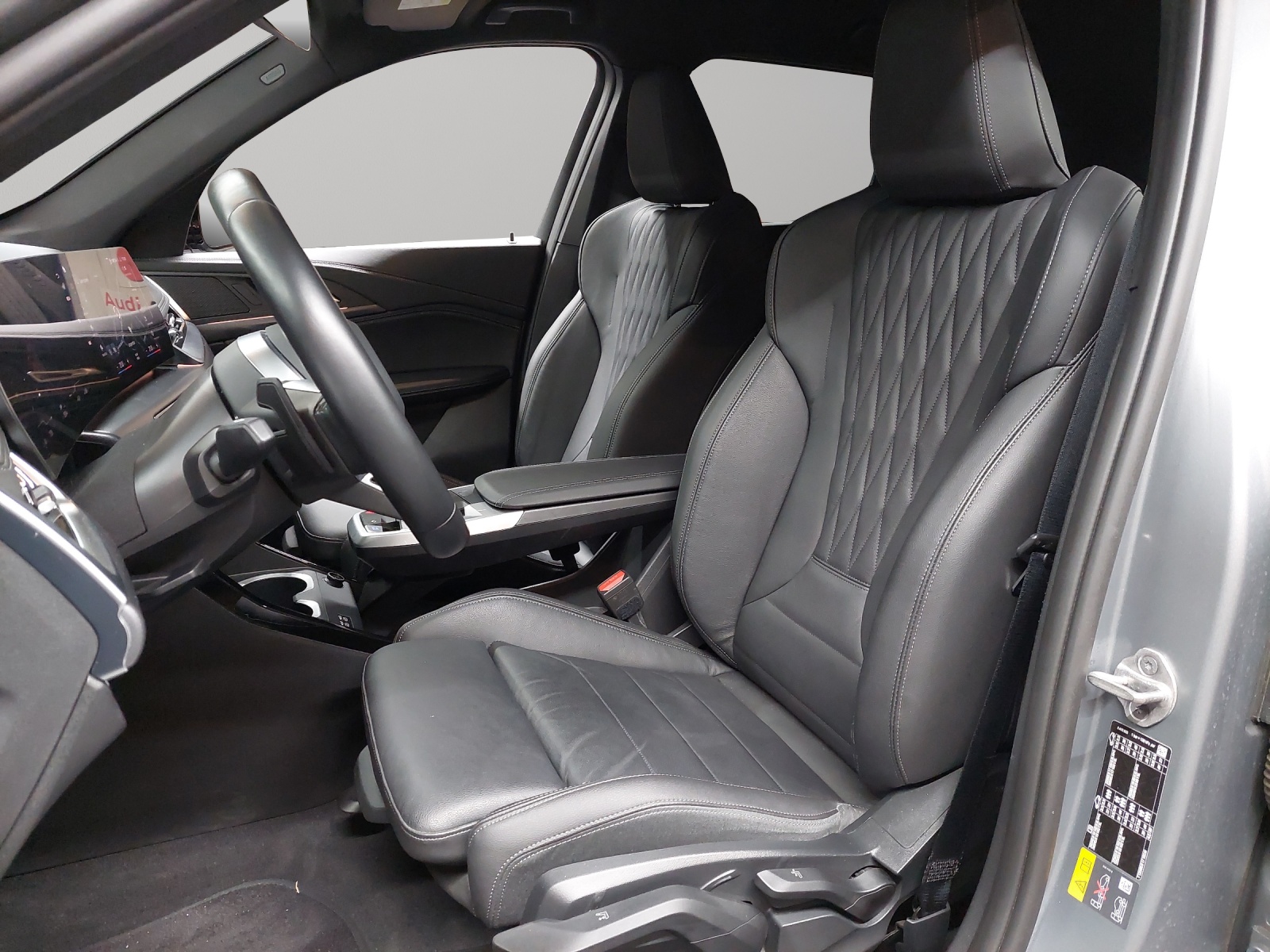 BMW iX1 xDrive 30-image-5