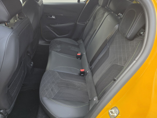 PEUGEOT 208 1.2 PureT GTPack EAT8-image-13