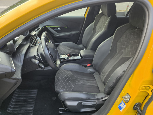 PEUGEOT 208 1.2 PureT GTPack EAT8-image-9