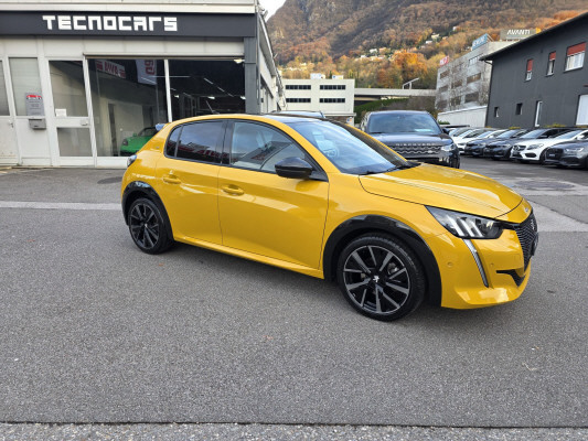 PEUGEOT 208 1.2 PureT GTPack EAT8-image-3