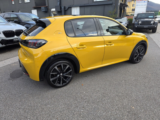 PEUGEOT 208 1.2 PureT GTPack EAT8-image-6
