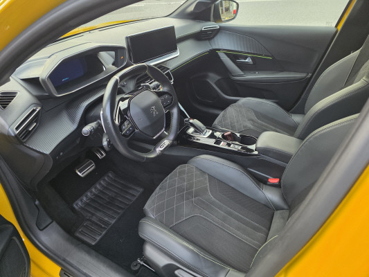 PEUGEOT 208 1.2 PureT GTPack EAT8-image-8