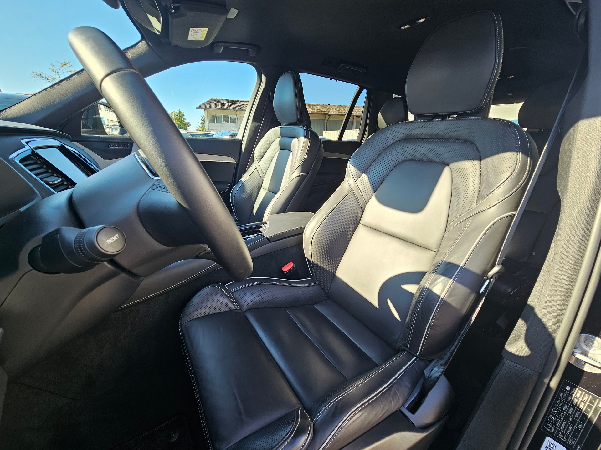 VOLVO XC90 T8 eAWD PluginHybrid Plus Dark Geartronic-image-6
