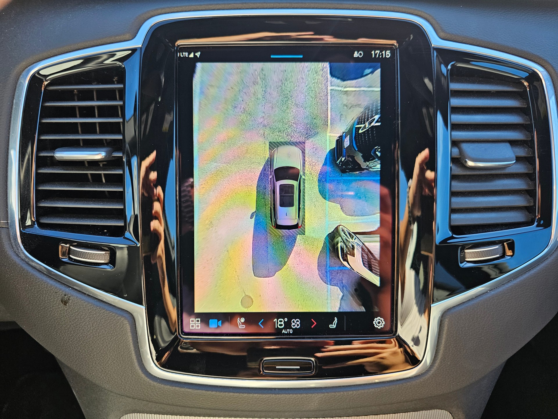 VOLVO XC90 T8 eAWD PluginHybrid Plus Dark Geartronic-image-11