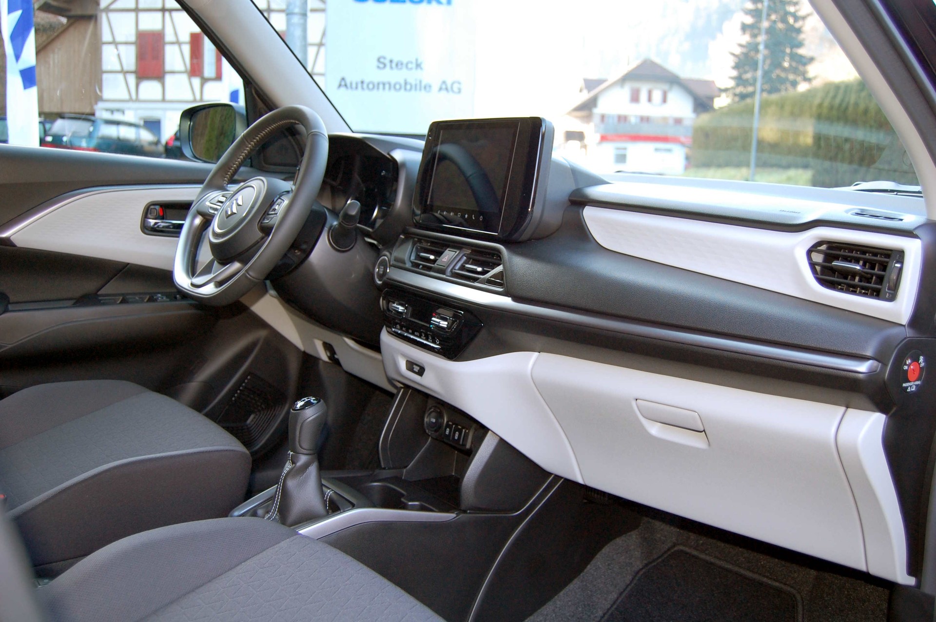 SUZUKI Swift 1.2 Compact Top Hybrid 4x4-image-8