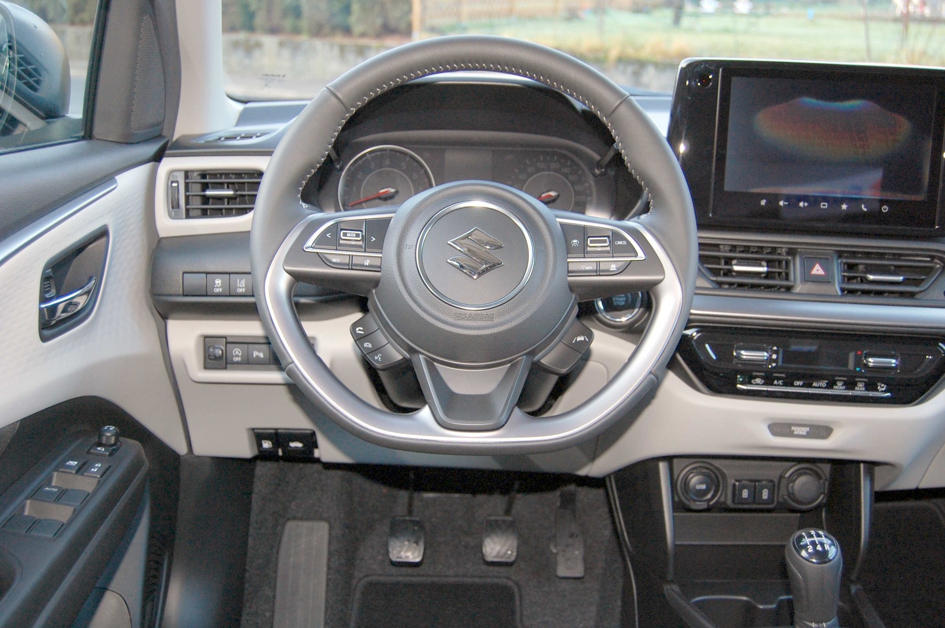 SUZUKI Swift 1.2 Compact Top Hybrid 4x4-image-12