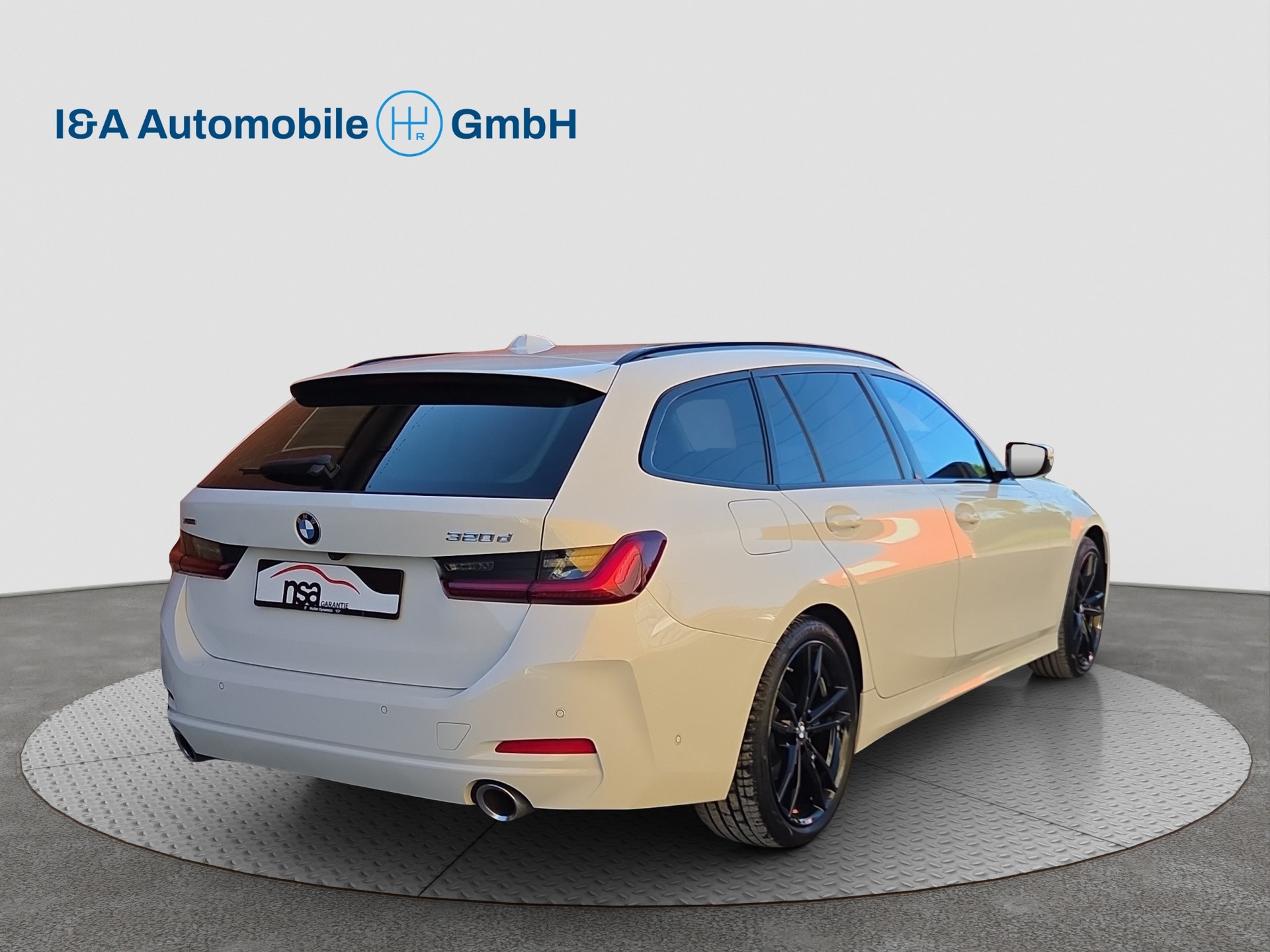 BMW 320d xDrive 48V Touring Steptronic-image-4