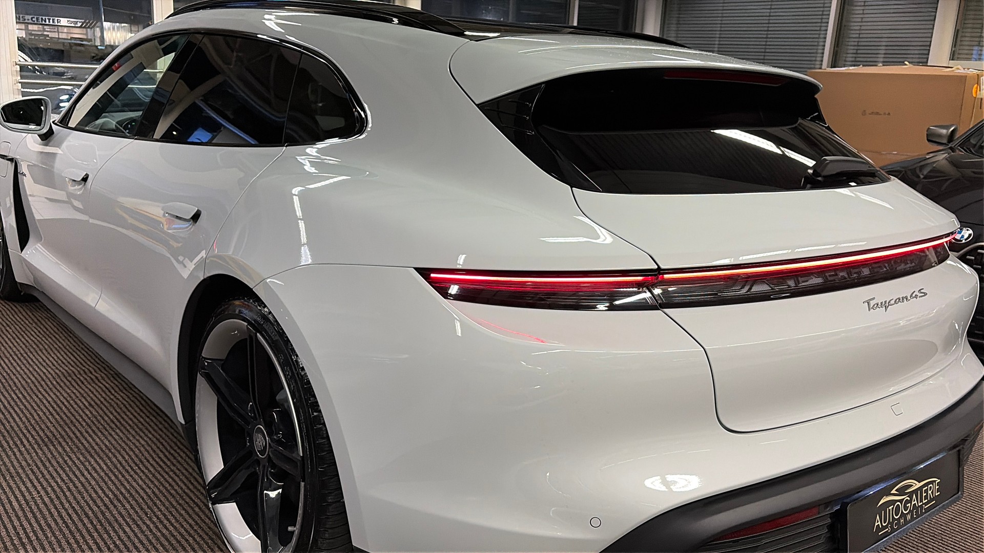 PORSCHE Taycan 4S Sport Turismo | Performance Plus 93.4 kWh | Panorama | Sport-Chrono | Memory |-image-10