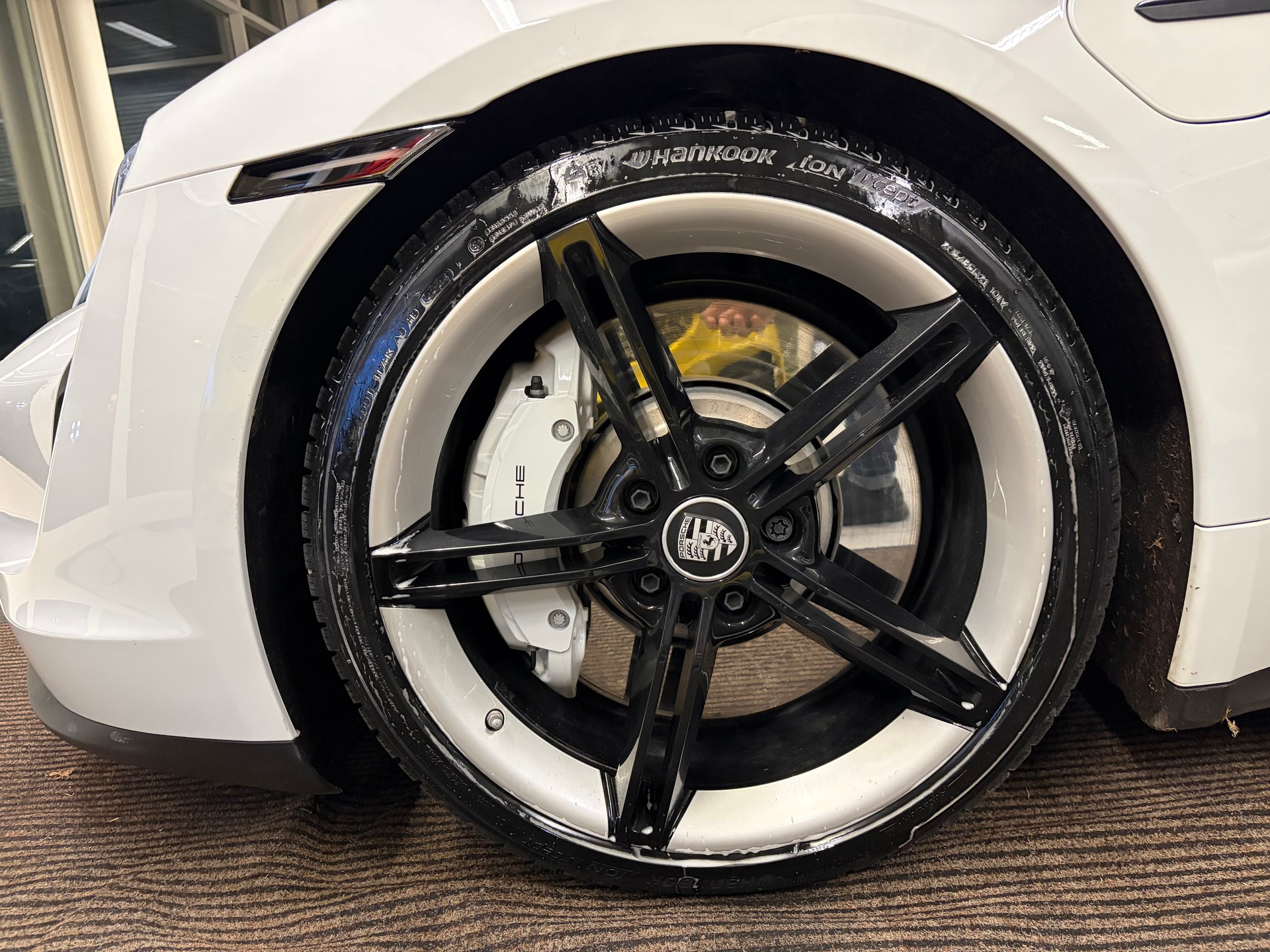 PORSCHE Taycan 4S Sport Turismo | Performance Plus 93.4 kWh | Panorama | Sport-Chrono | Memory |-image-9