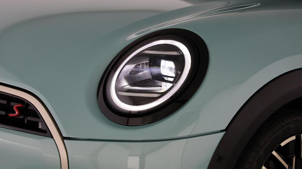 MINI Cooper S Cabrio-image-15