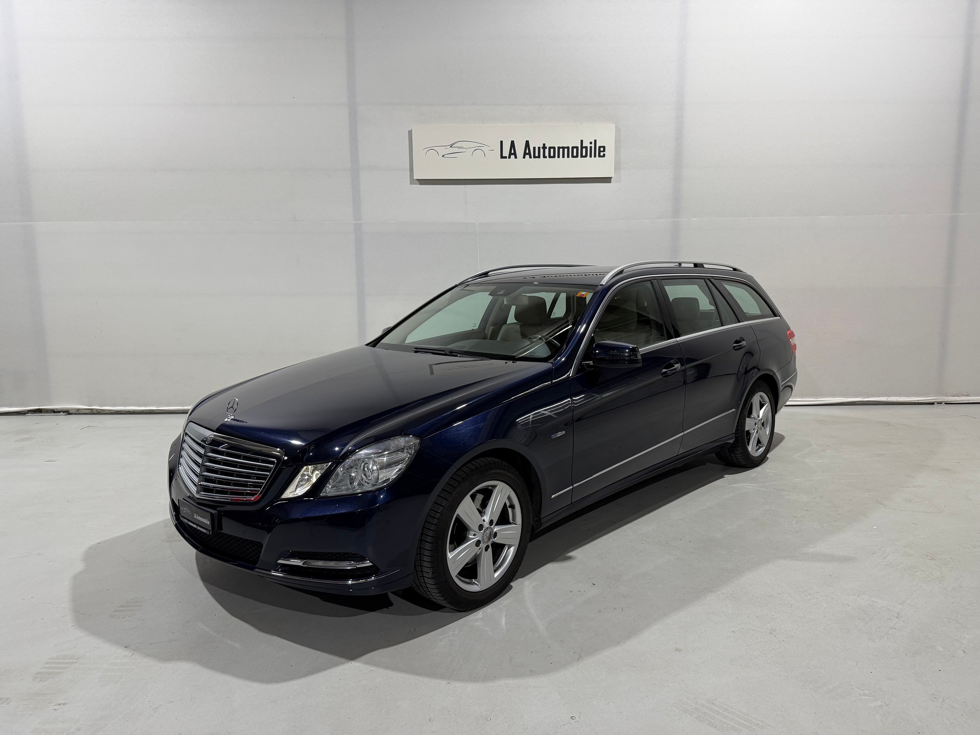 MERCEDES-BENZ E 350 CGI BlueEfficiency Elégance 4Matic 7G-Tronic-image-0