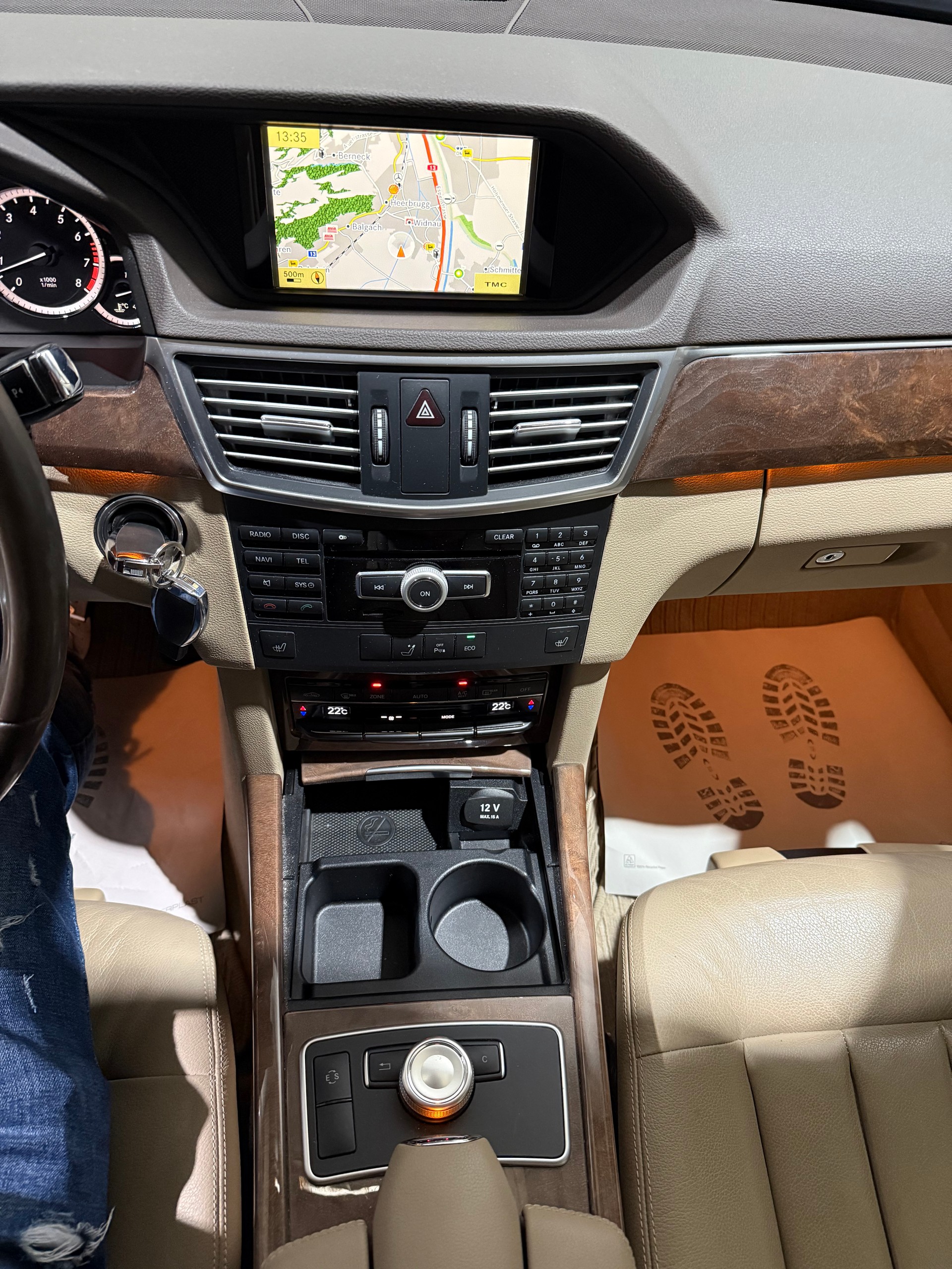 MERCEDES-BENZ E 350 CGI BlueEfficiency Elégance 4Matic 7G-Tronic-image-15