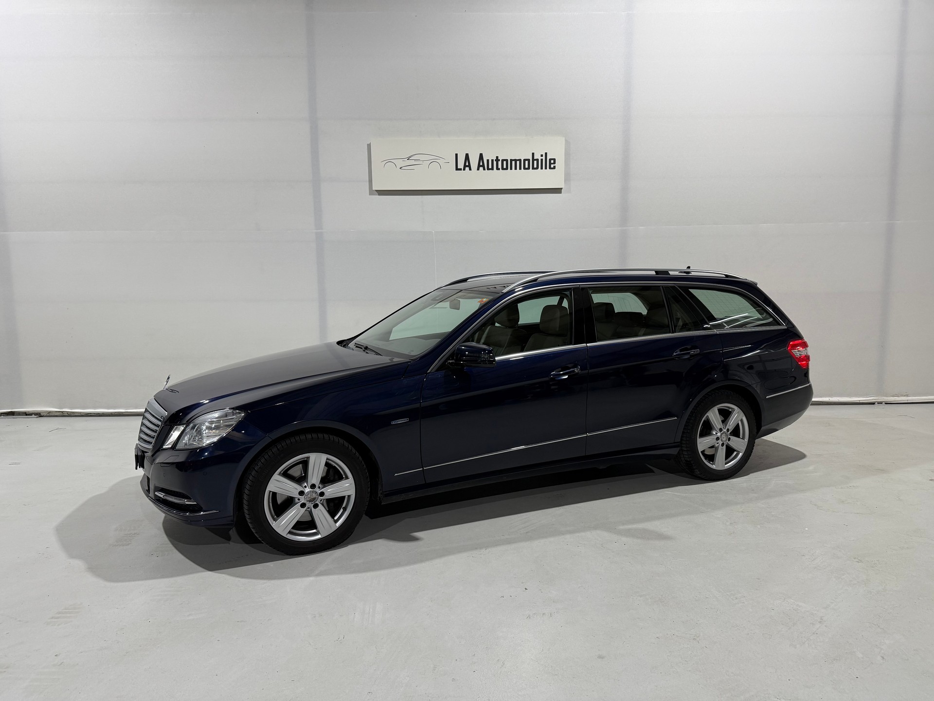 MERCEDES-BENZ E 350 CGI BlueEfficiency Elégance 4Matic 7G-Tronic-image-1