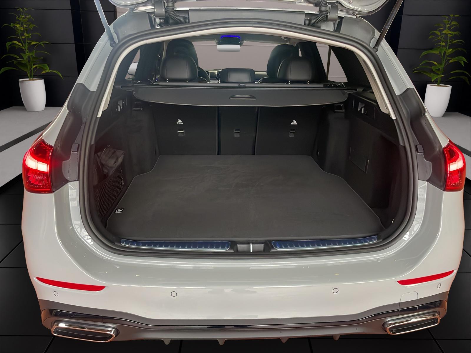 MERCEDES-BENZ C 220 d 4MATIC T-Modell Swiss Star AMG Line-image-8