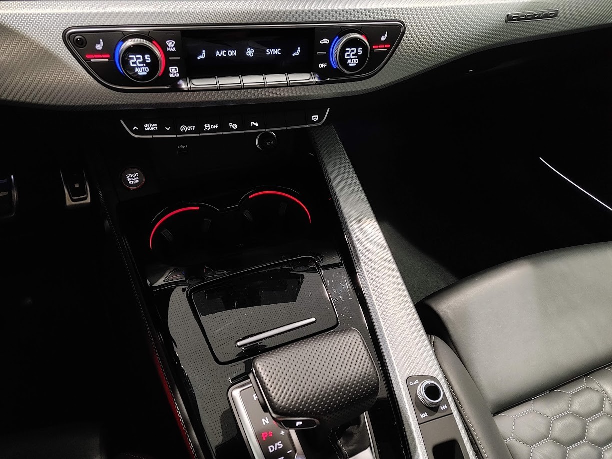 AUDI RS4 Avant quattro tiptronic-image-9
