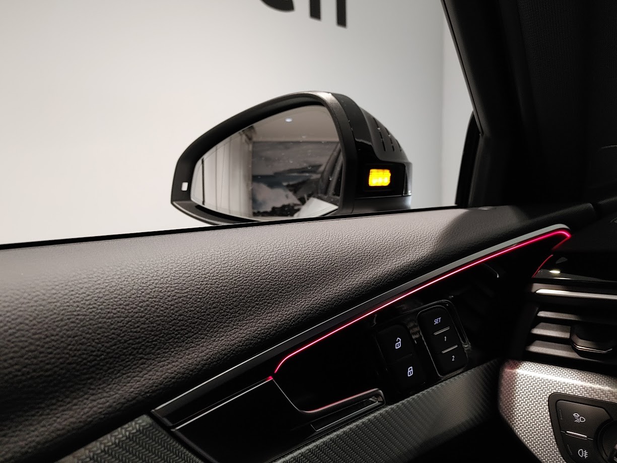 AUDI RS4 Avant quattro tiptronic-image-6