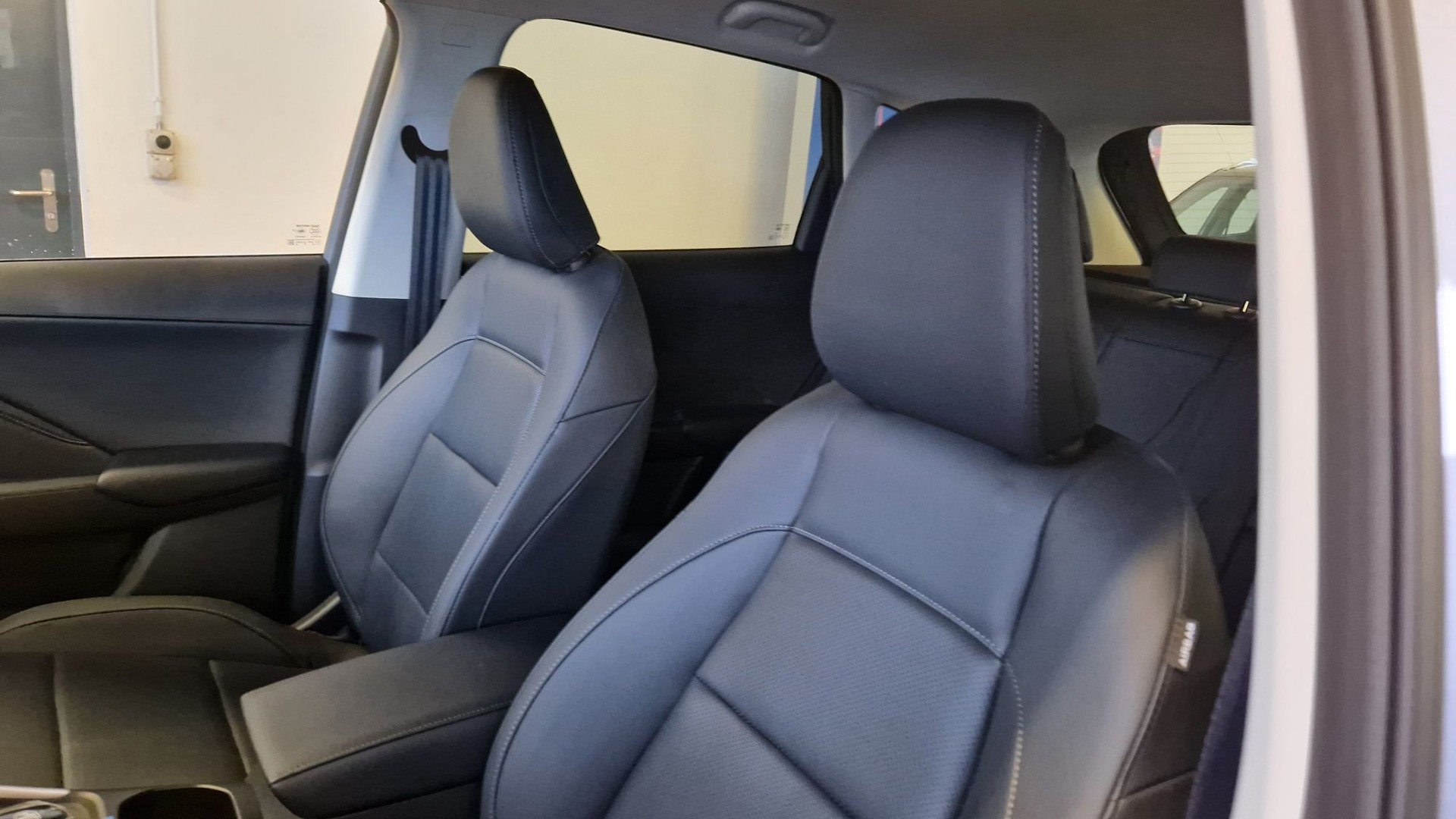 MG ZS 1.5 HEV Luxury-image-9