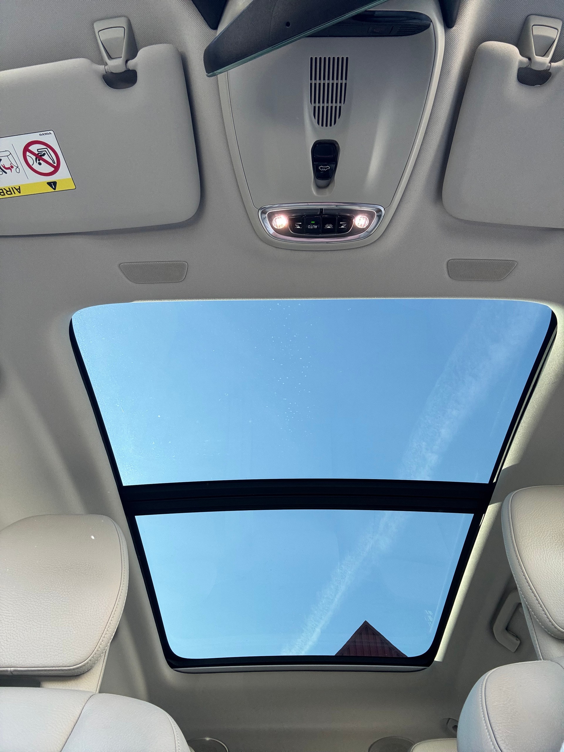 VOLVO V60 D4 Momentum Geartronic-image-15