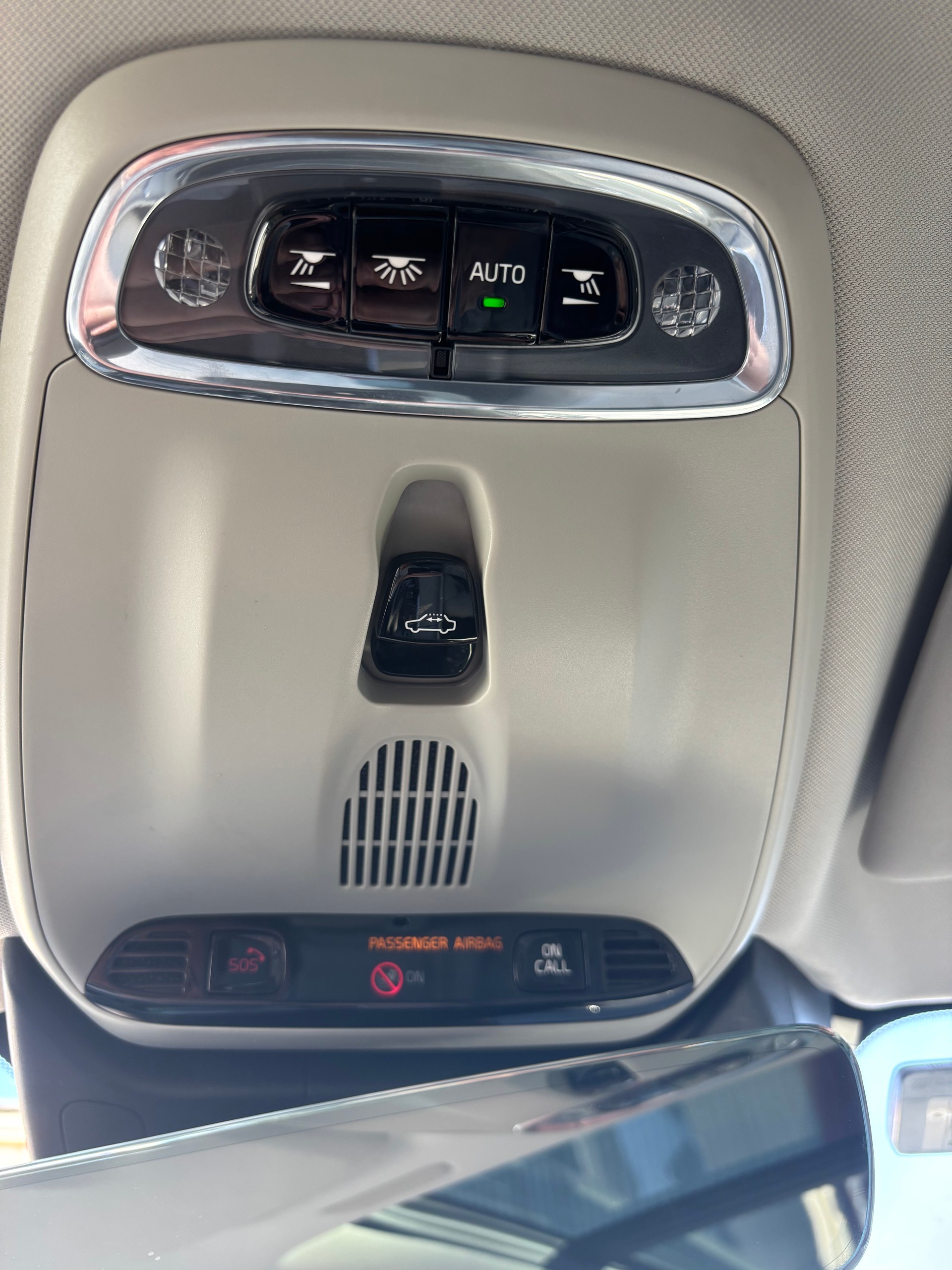 VOLVO V60 D4 Momentum Geartronic-image-16