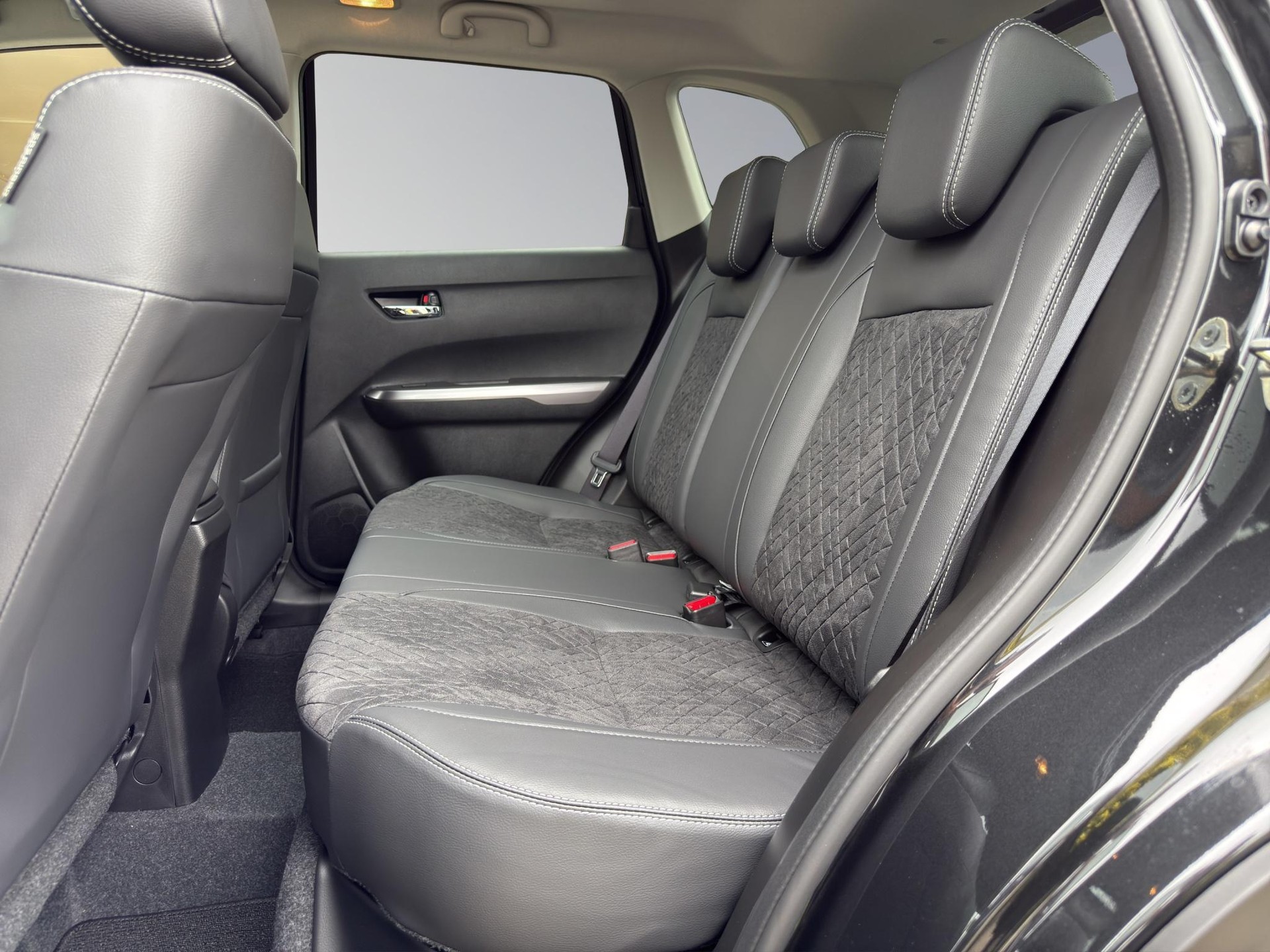 SUZUKI Vitara 1.4 T Compact Top Hybrid 4x4-image-14