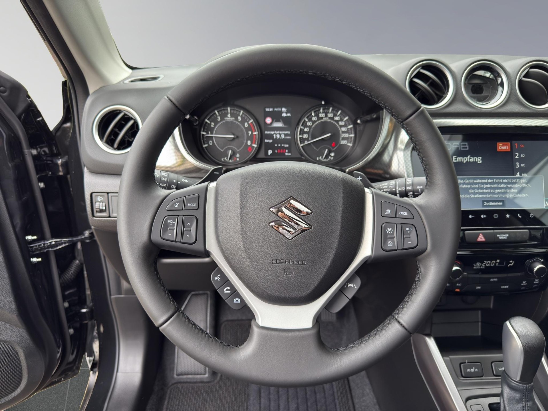 SUZUKI Vitara 1.4 T Compact Top Hybrid 4x4-image-9