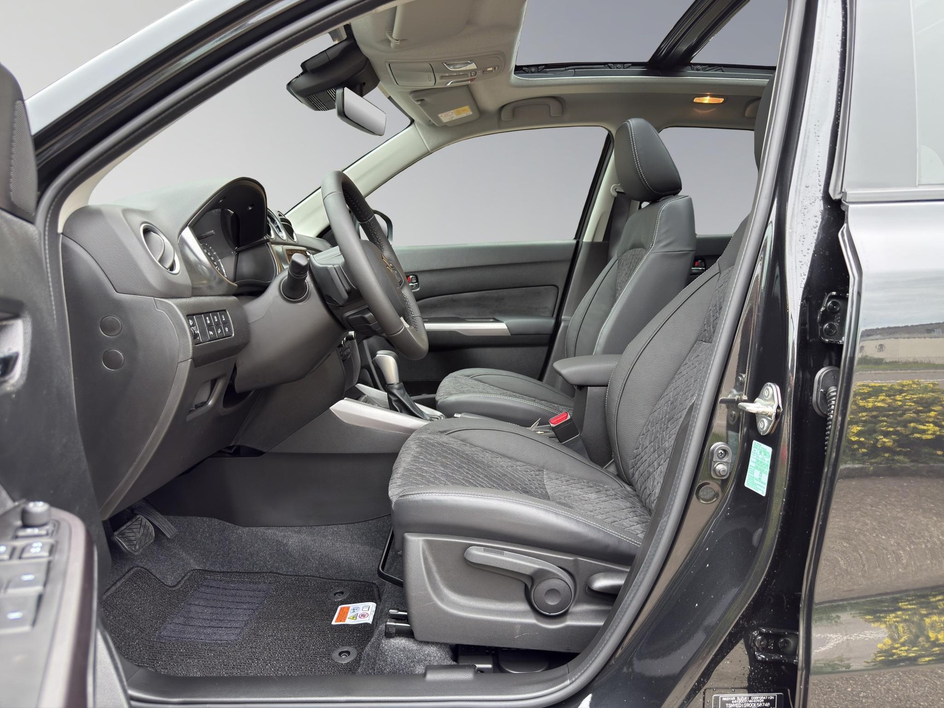 SUZUKI Vitara 1.4 T Compact Top Hybrid 4x4-image-8
