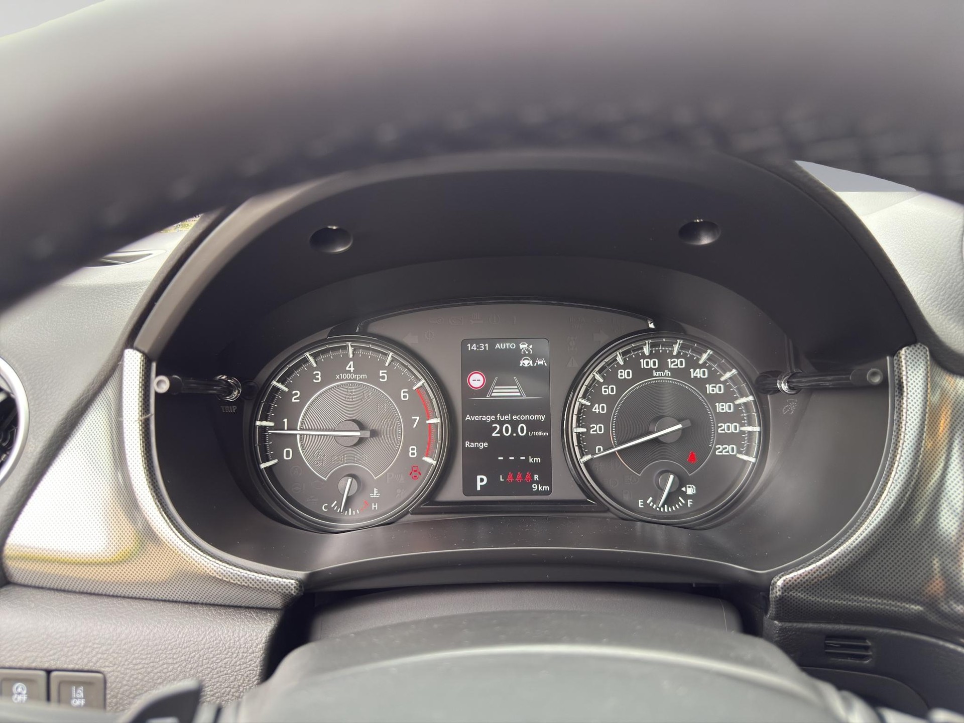 SUZUKI Vitara 1.4 T Compact Top Hybrid 4x4-image-10