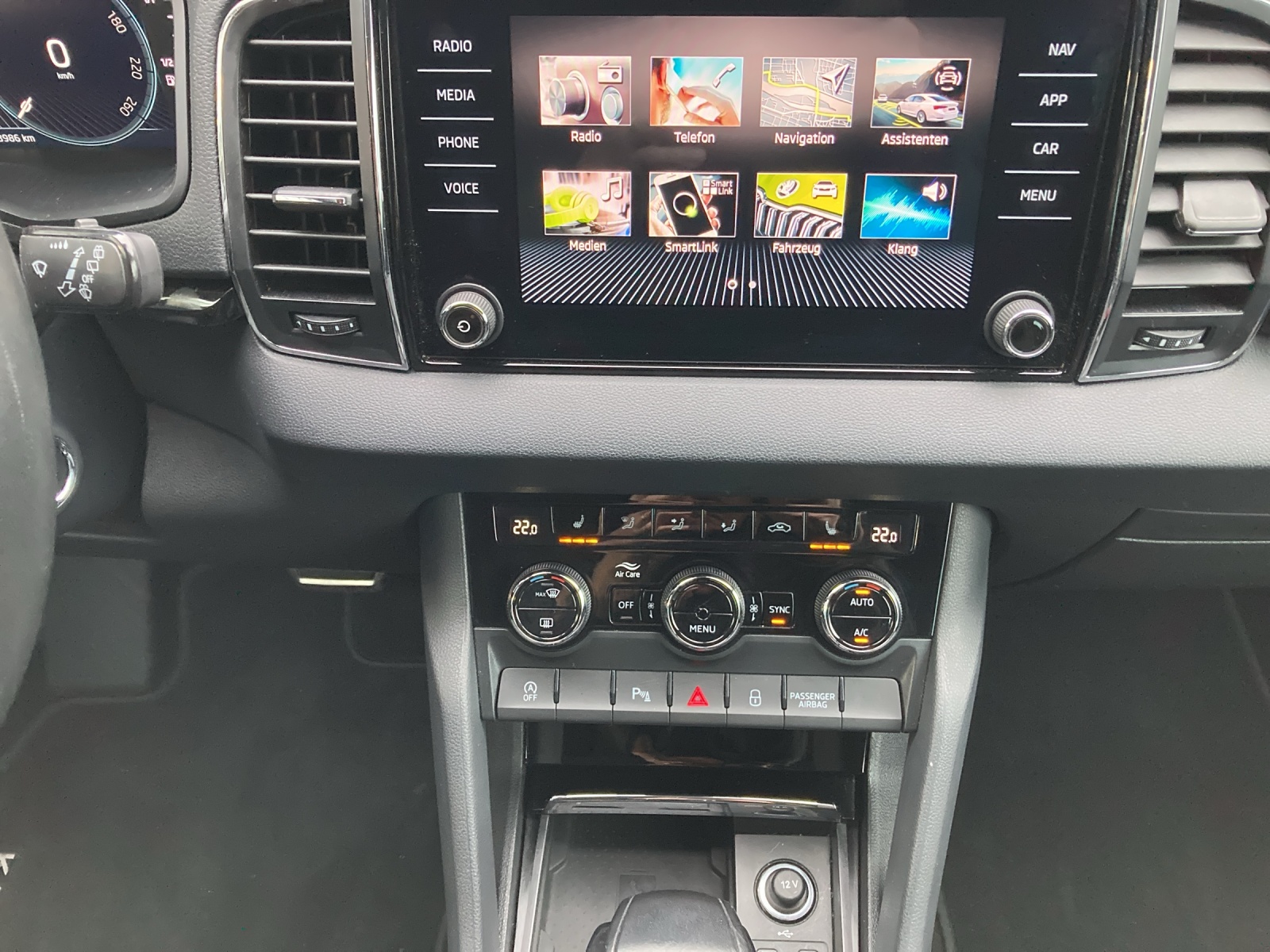 SKODA Karoq 2.0 TDI CR Clever 4x4 DSG-image-10