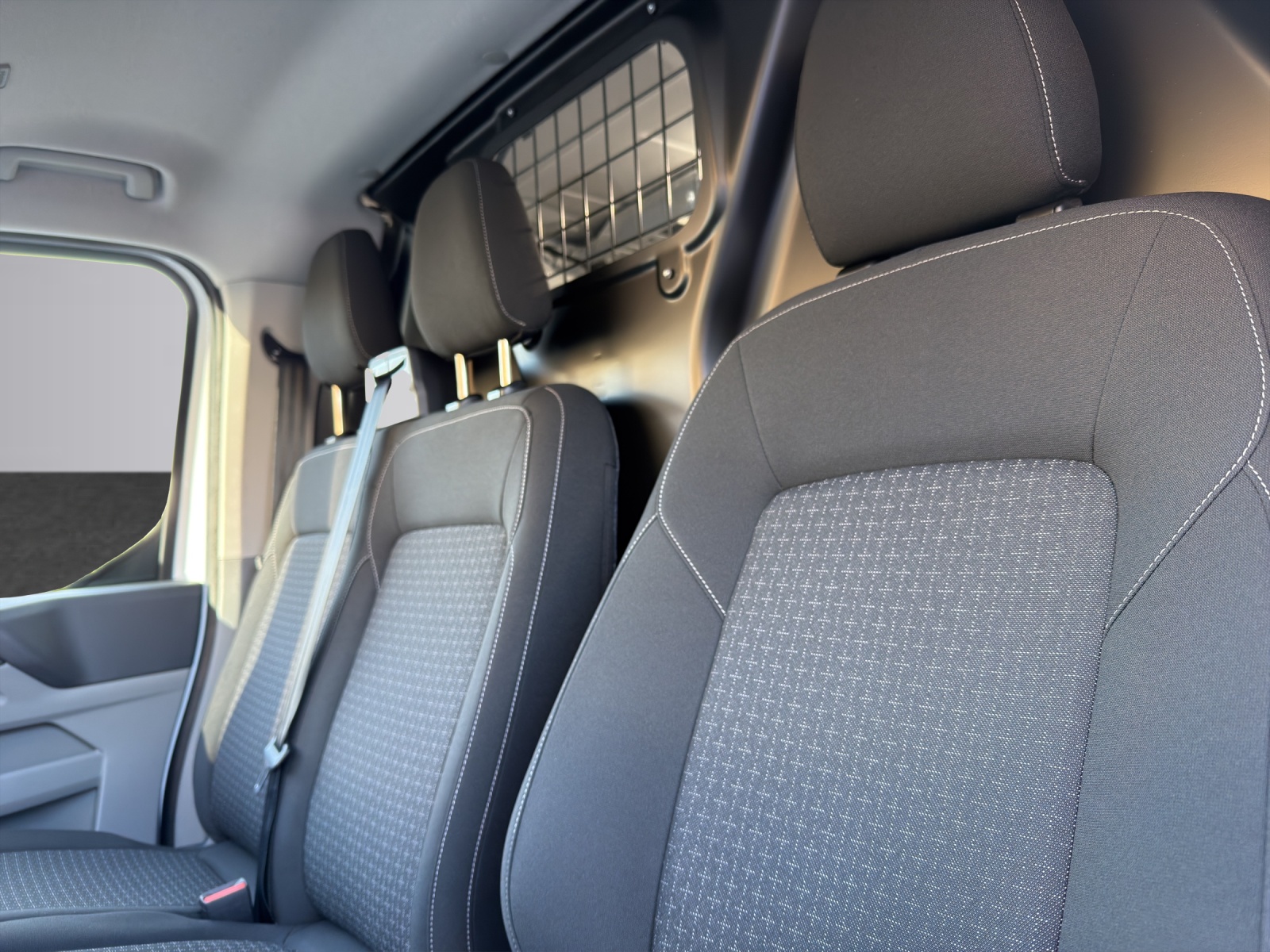 FORD Transit C Van 320 L1 2.0 EcoBlue 136 Trend-image-9