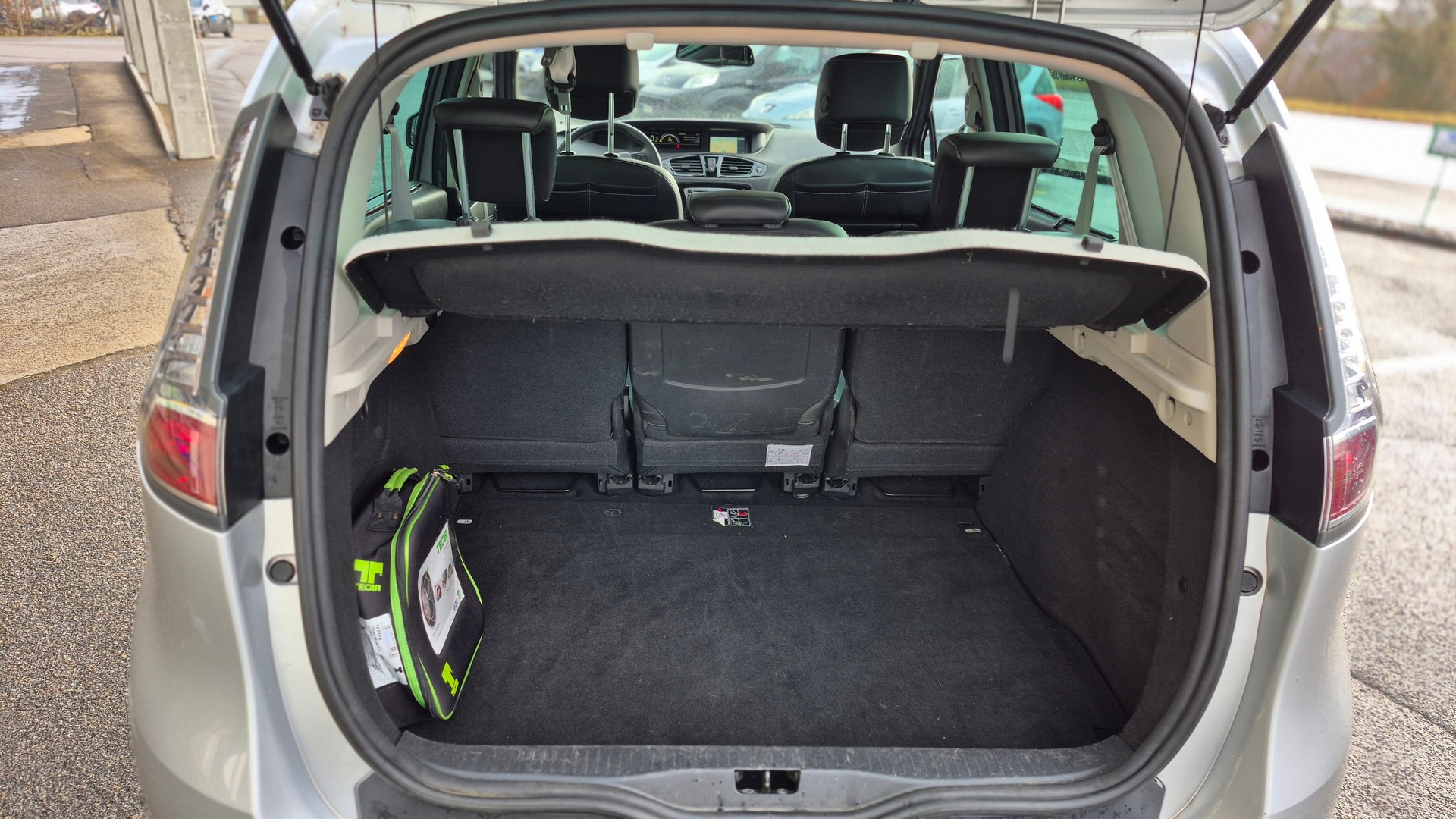 RENAULT Scénic 1.2 16V Turbo Swiss Edition-image-3
