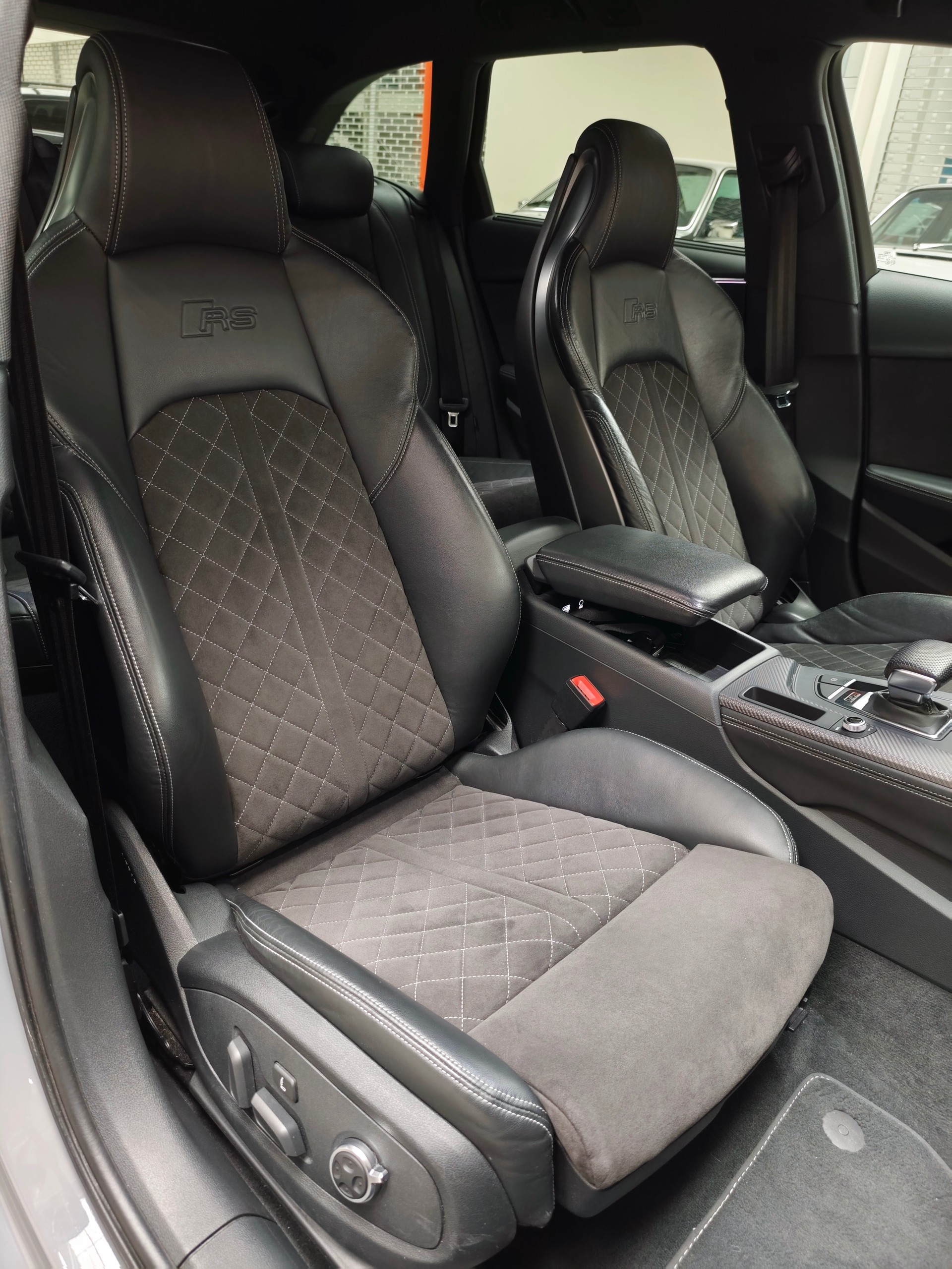 AUDI RS4 Avant 2.9 TFSI quattro tiptronic-image-3
