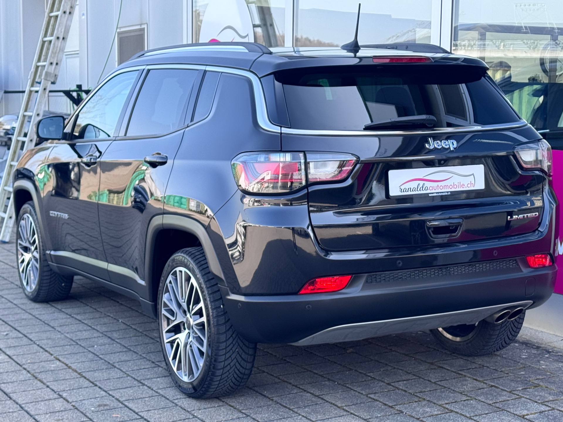 JEEP Compass 4x2 1.3 Limited DKG+Neues Navi-Display+360°Kamera+Panorama-Glasdach+El. Heckklappe+Sitz-/Lenkradheizung+18"Alu+-image-7