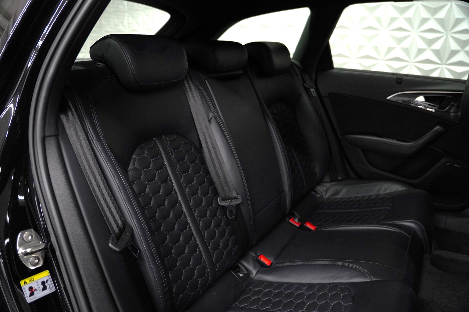 AUDI RS6 Avant 4.0 TFSI V8 performance quattro-image-25