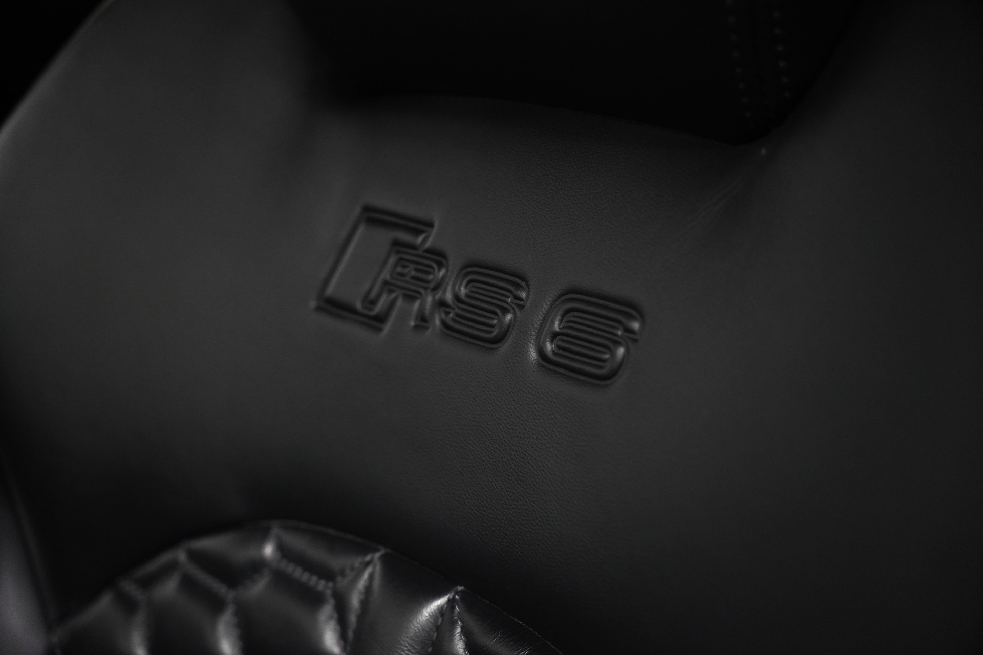 AUDI RS6 Avant 4.0 TFSI V8 performance quattro-image-23