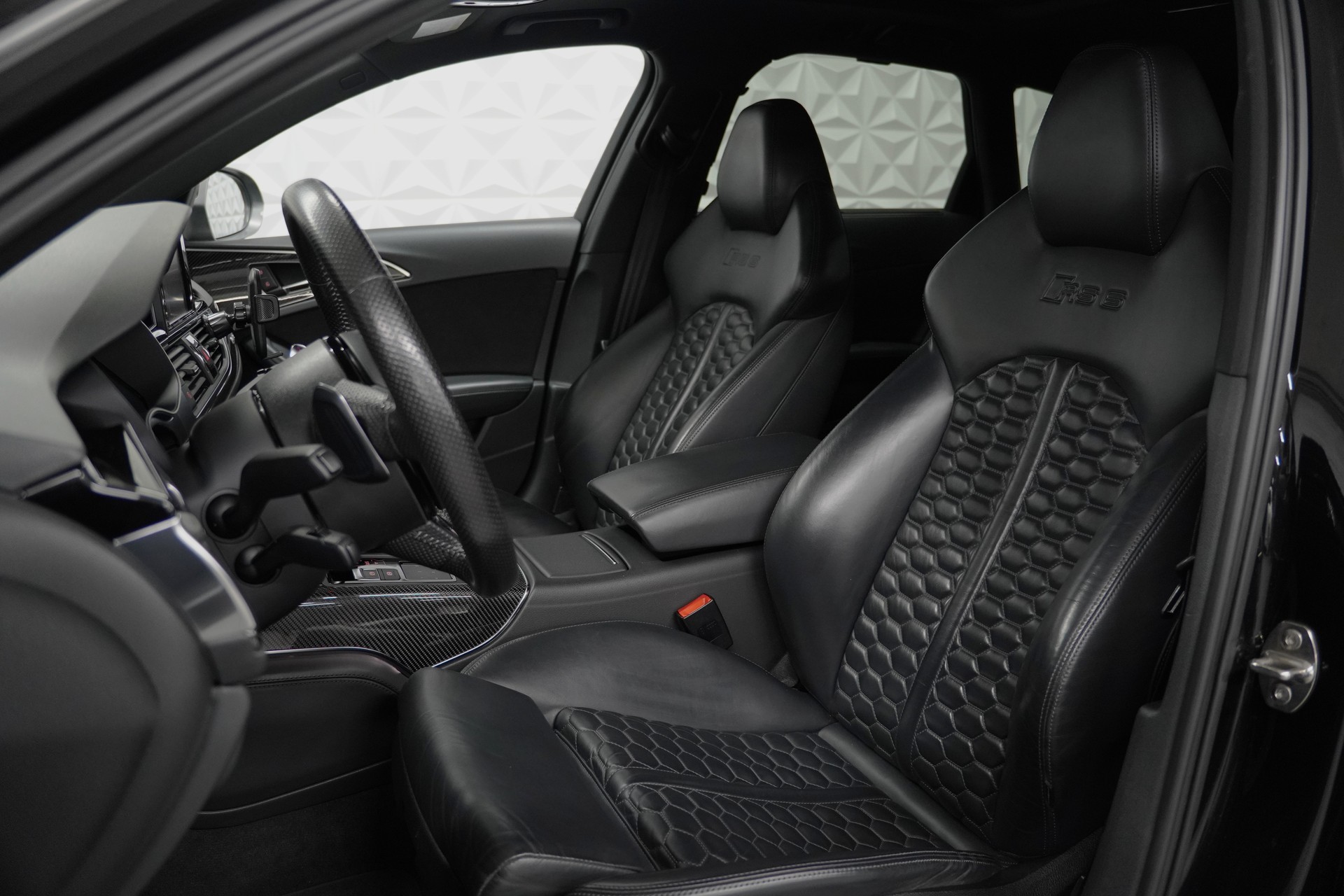 AUDI RS6 Avant 4.0 TFSI V8 performance quattro-image-10